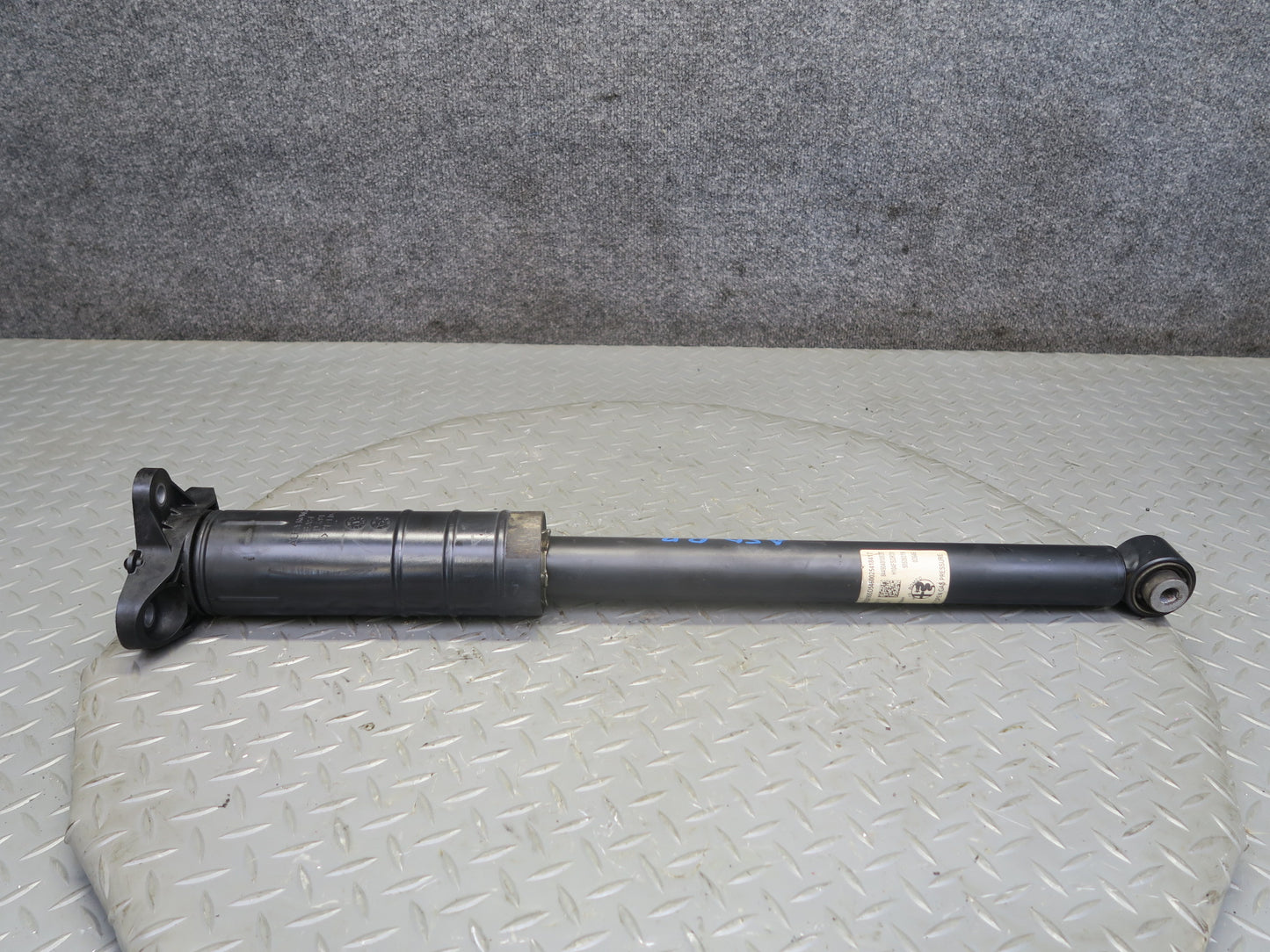 2017-2023 Alfa Romeo Stelvio 2.0L AWD Rear Left & Right Shock Strut Absorber Set