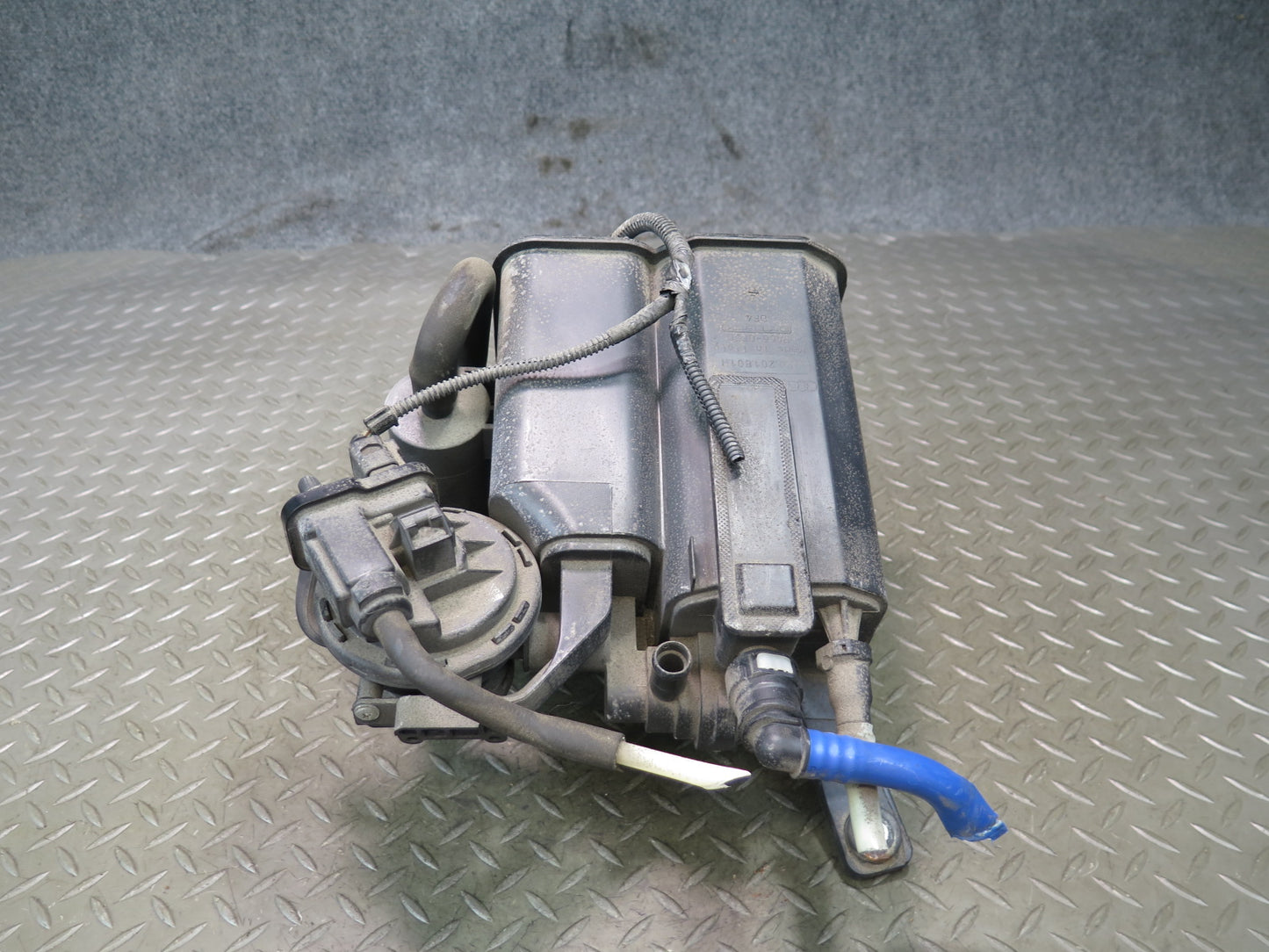 2011-2018 Porsche Cayenne 958 Fuel Vapor Evaporator Charcoal Emission Canister