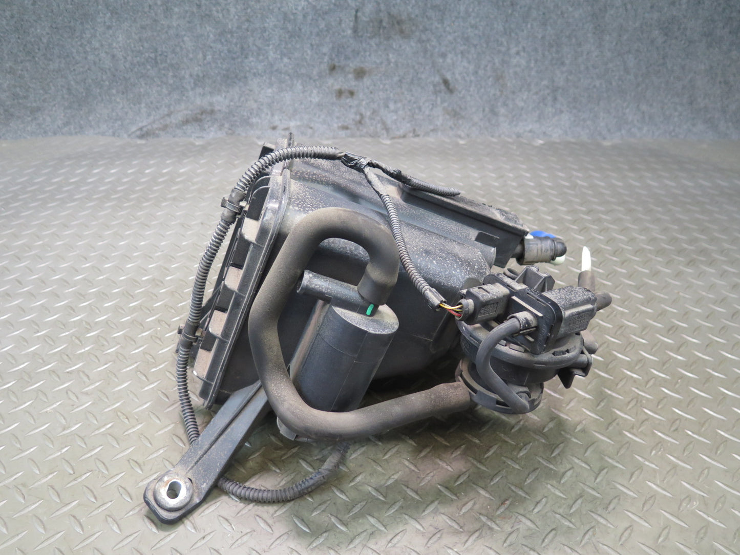 2011-2018 Porsche Cayenne 958 Fuel Vapor Evaporator Charcoal Emission Canister