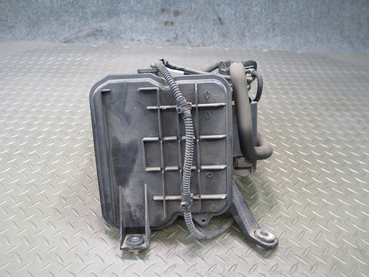 2011-2018 Porsche Cayenne 958 Fuel Vapor Evaporator Charcoal Emission Canister