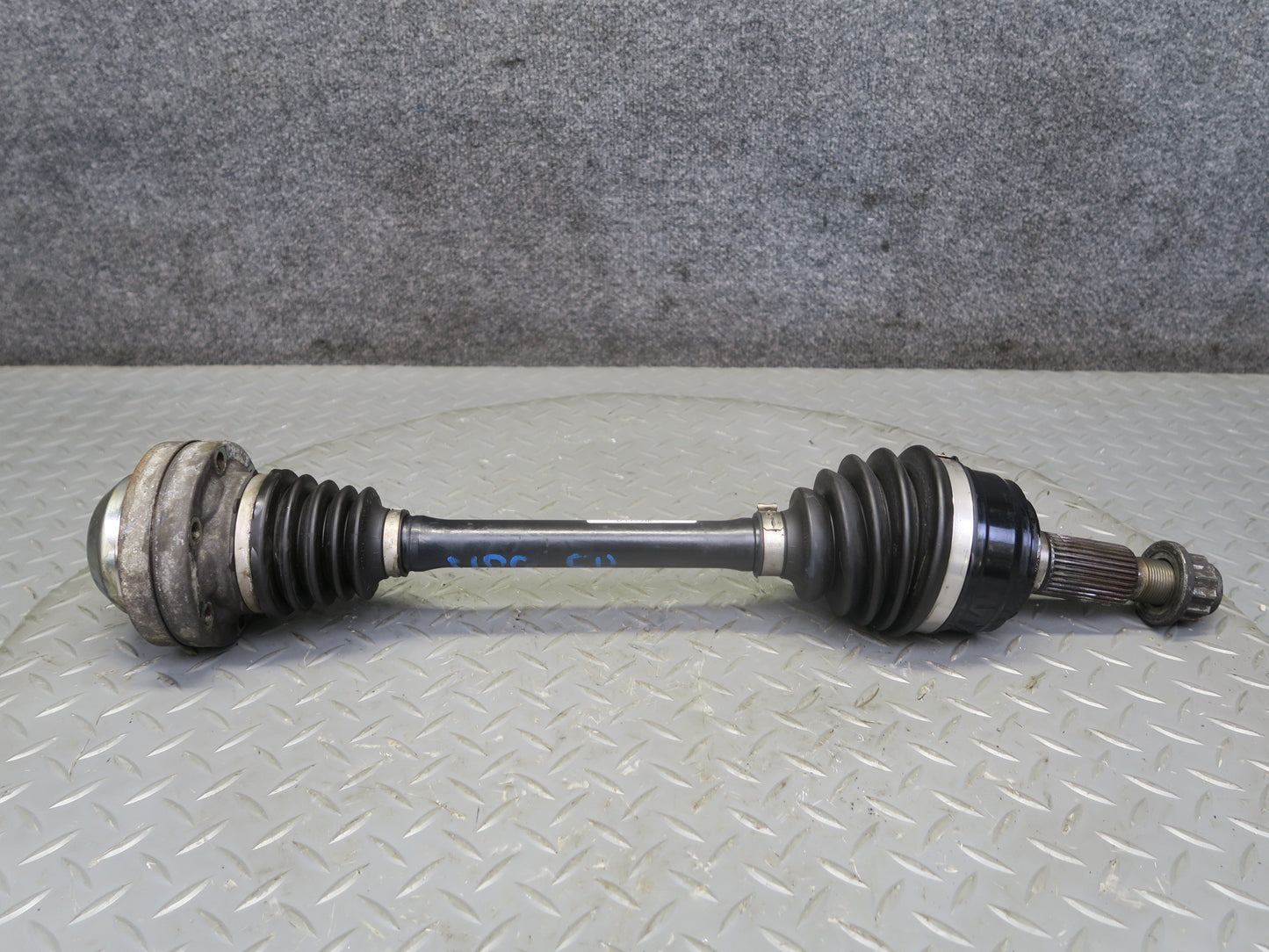 2011-2018 Porsche Cayenne 958 AWD Front Left or Right Suspension Axle Shaft