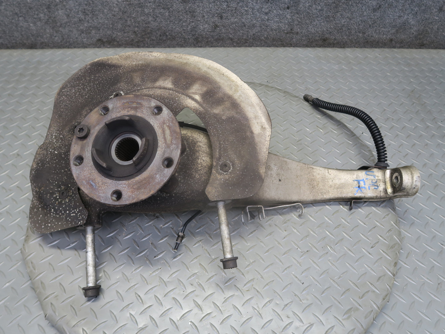 2011-2018 Porsche Cayenne 958 AWD Front Right Spindle Knuckle Wheel Hub Bearing