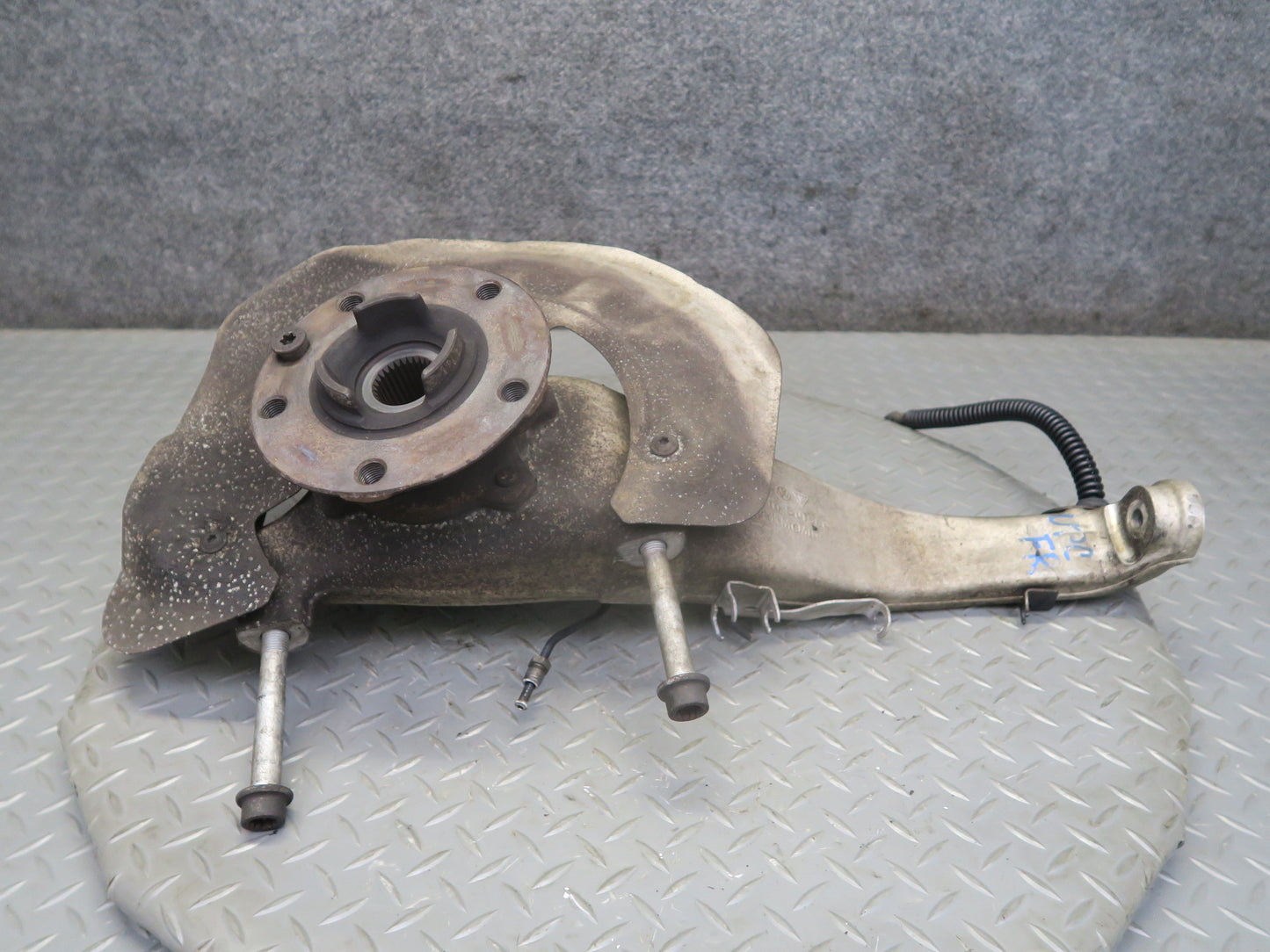 2011-2018 Porsche Cayenne 958 AWD Front Right Spindle Knuckle Wheel Hub Bearing