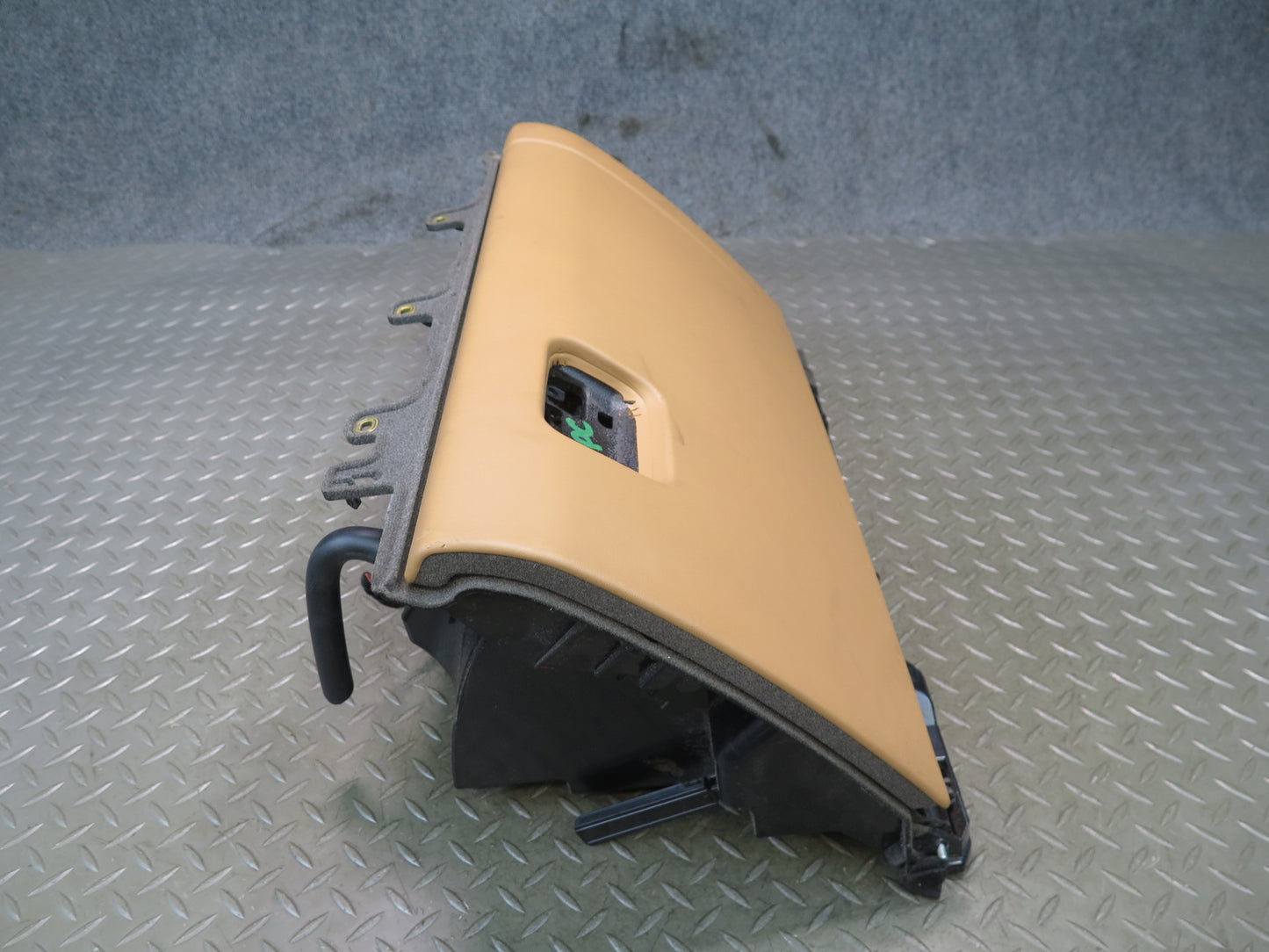 2011-2018 Porsche Cayenne 958 Dash Front Right Glove Box Compartment Storage