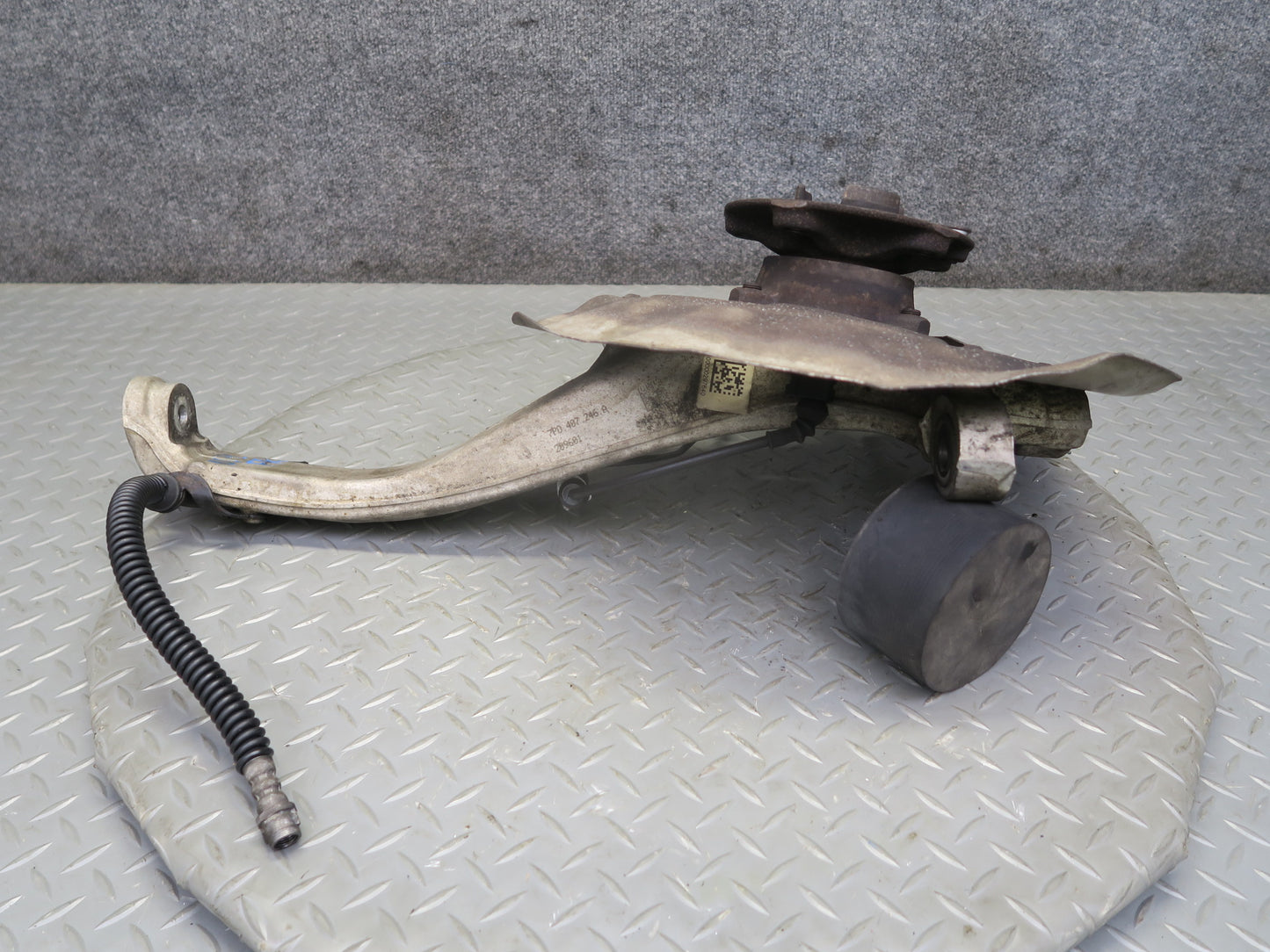 2011-2018 Porsche Cayenne 958 AWD Front Right Spindle Knuckle Wheel Hub Bearing