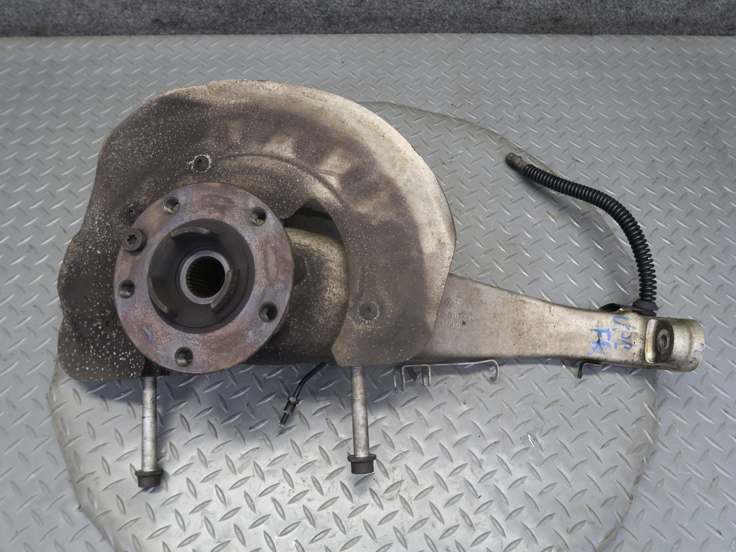2011-2018 Porsche Cayenne 958 AWD Front Right Spindle Knuckle Wheel Hub Bearing