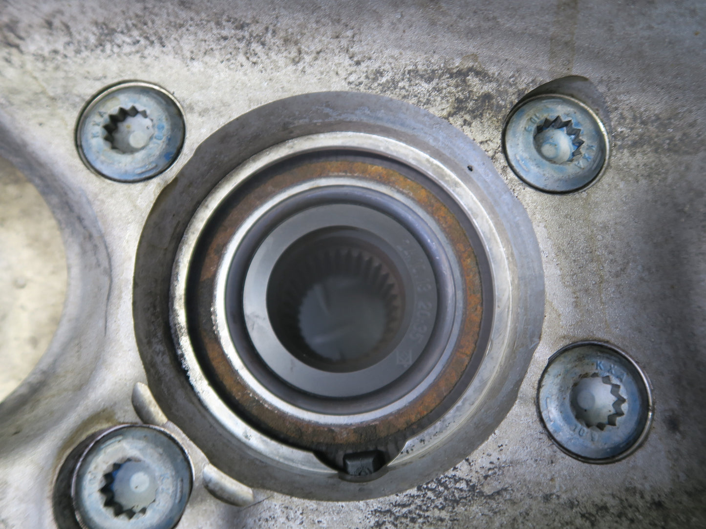 2011-2018 Porsche Cayenne 958 AWD Front Right Spindle Knuckle Wheel Hub Bearing