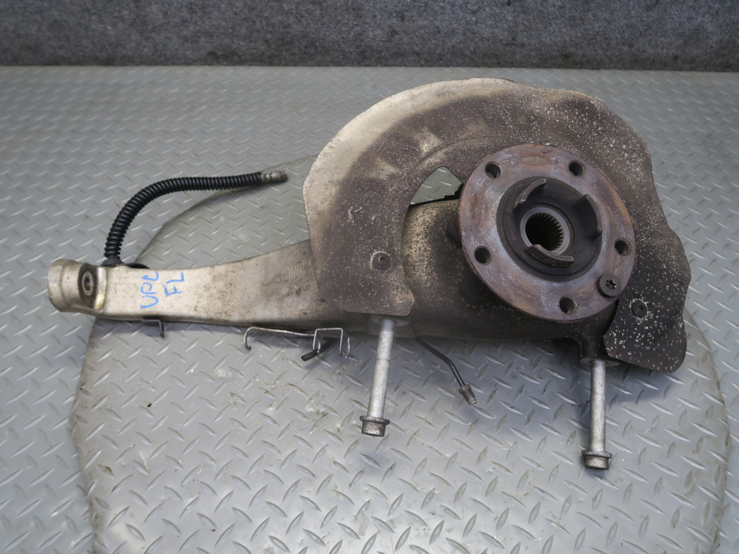 2011-2018 Porsche Cayenne 958 AWD Front Left Spindle Knuckle Wheel Hub Bearing