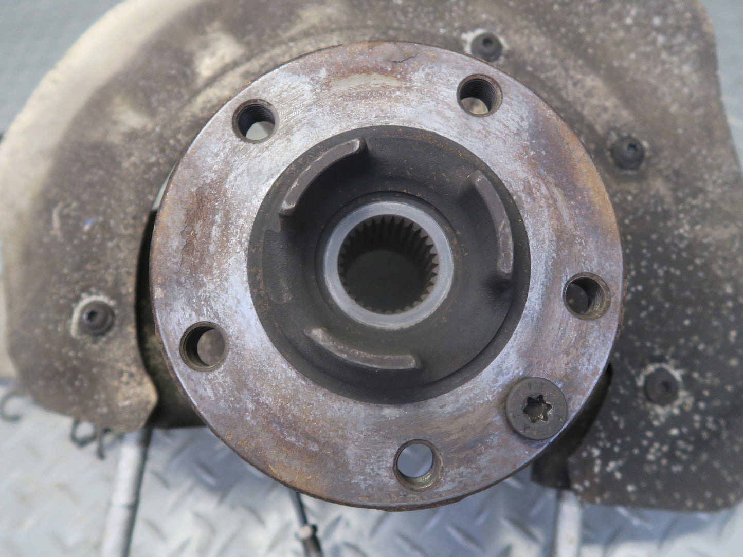 2011-2018 Porsche Cayenne 958 AWD Front Left Spindle Knuckle Wheel Hub Bearing