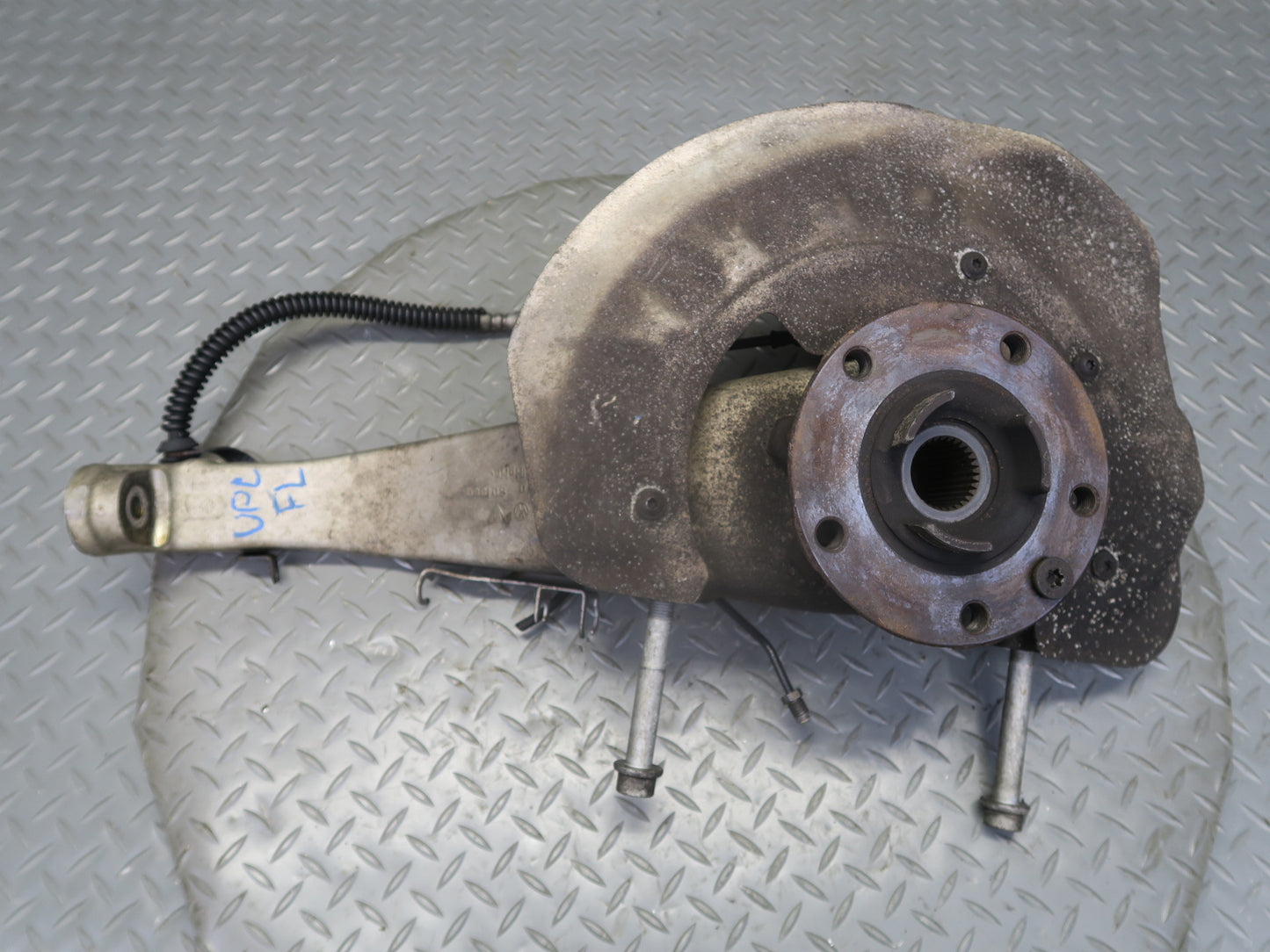 2011-2018 Porsche Cayenne 958 AWD Front Left Spindle Knuckle Wheel Hub Bearing