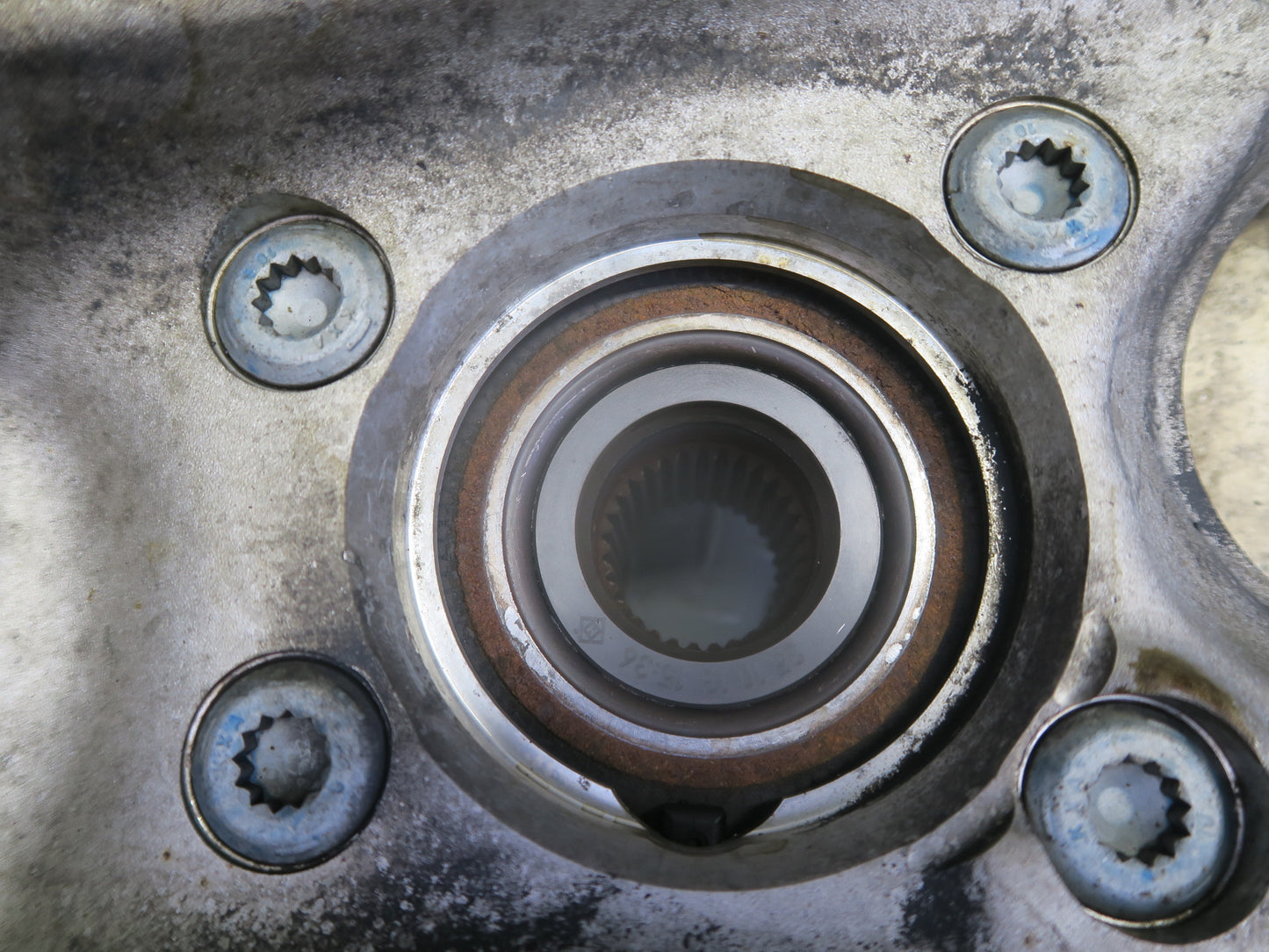 2011-2018 Porsche Cayenne 958 AWD Front Left Spindle Knuckle Wheel Hub Bearing