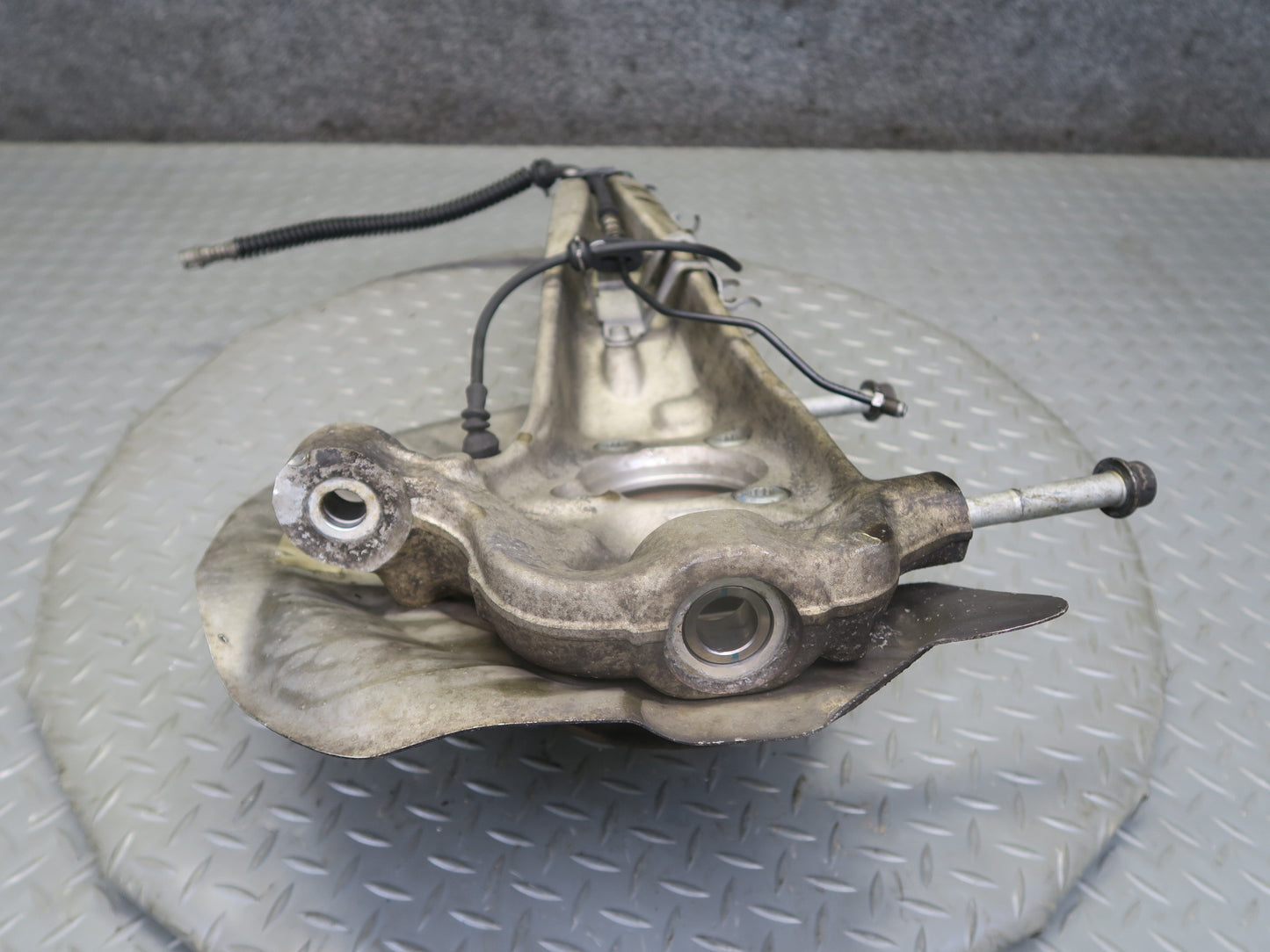 2011-2018 Porsche Cayenne 958 AWD Front Left Spindle Knuckle Wheel Hub Bearing