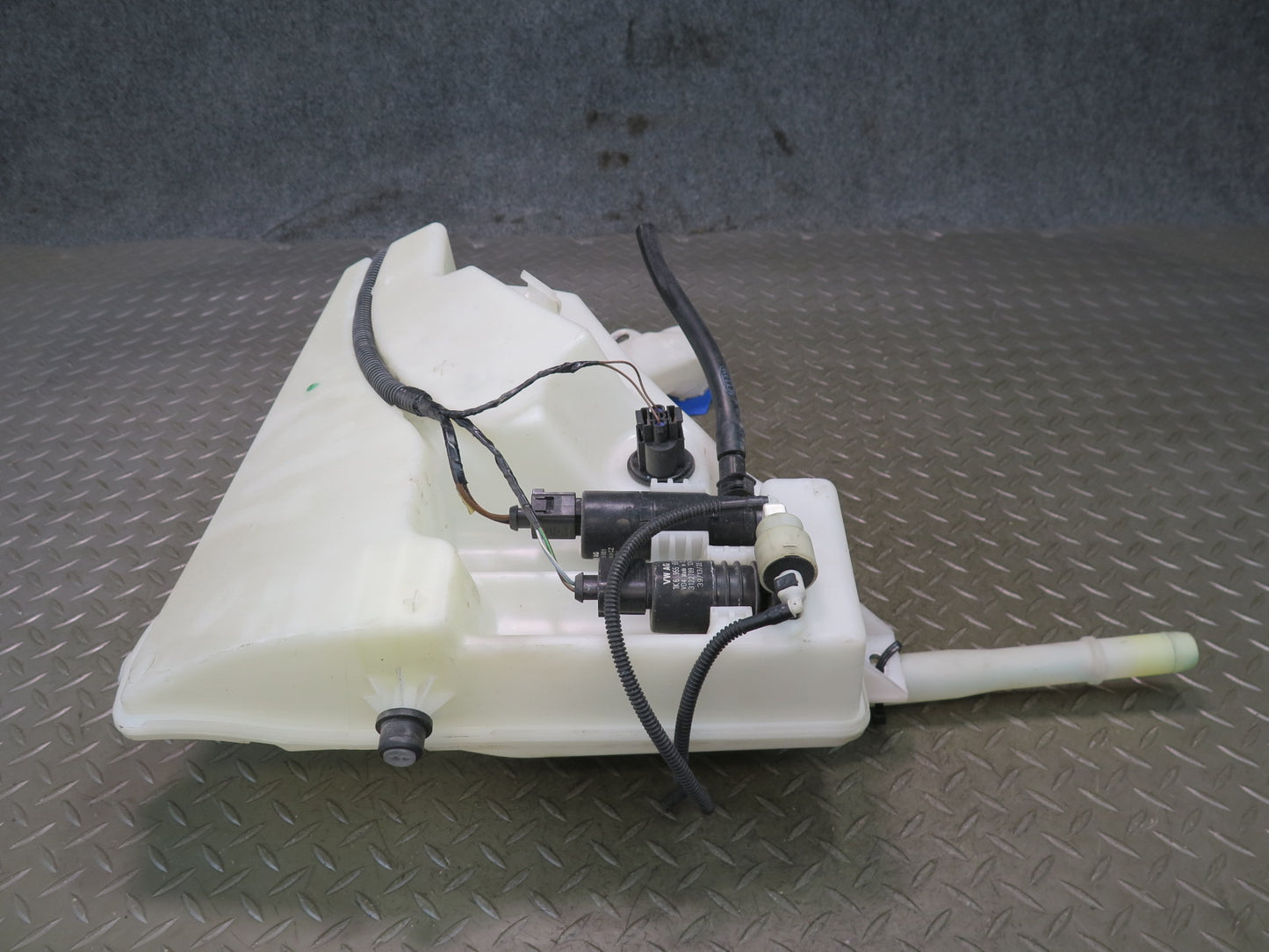 2011-2018 Porsche Cayenne 958 Windshield Washer Fluid Reservoir Tank w Pumps