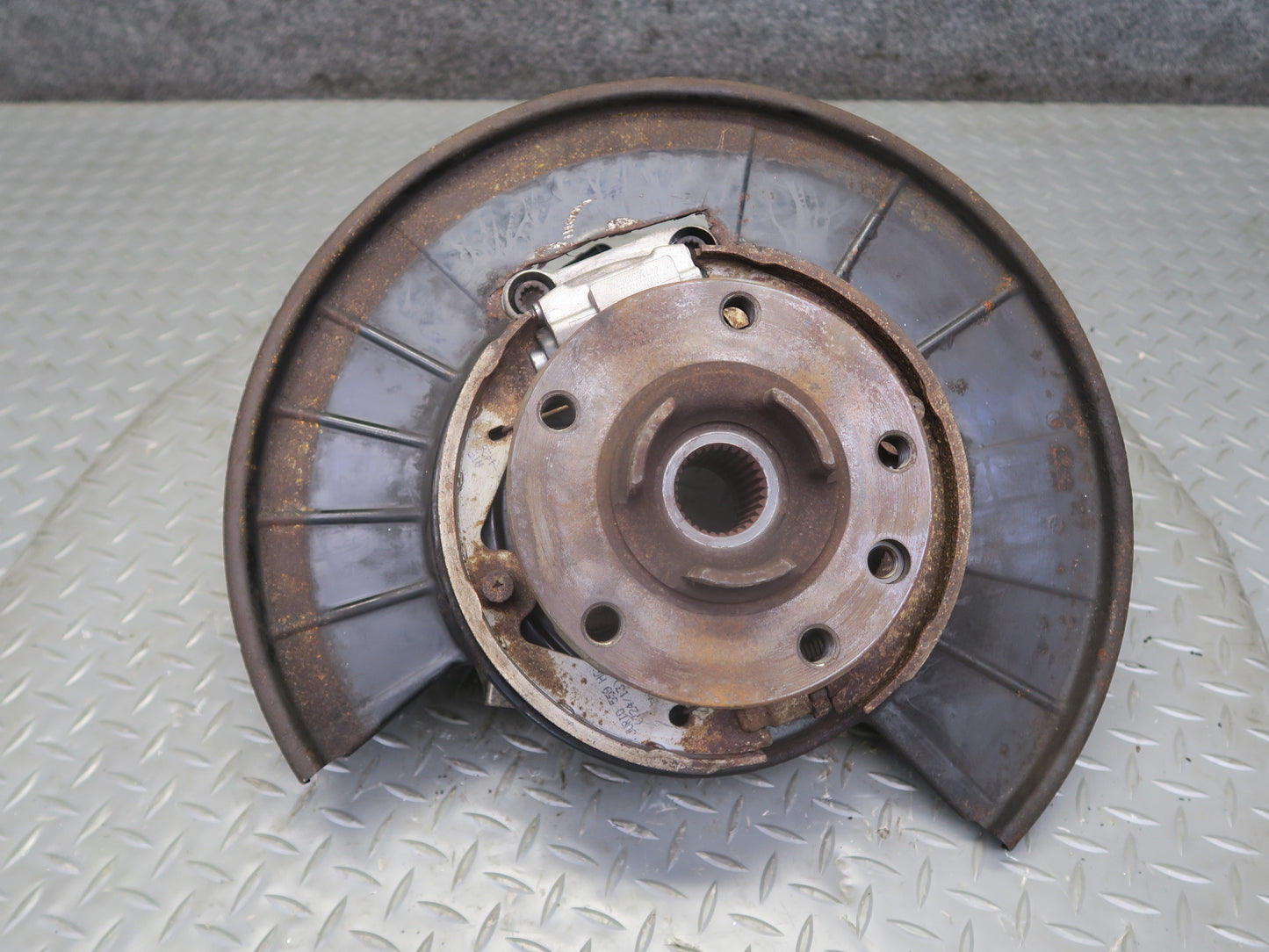2011-2018 Porsche Cayenne 958 AWD Rear Left Spindle Knuckle Wheel Hub Bearing