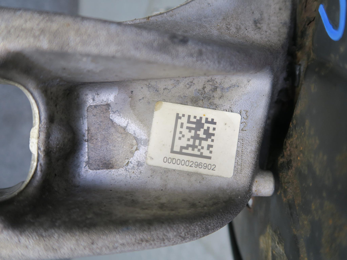 2011-2018 Porsche Cayenne 958 AWD Rear Left Spindle Knuckle Wheel Hub Bearing