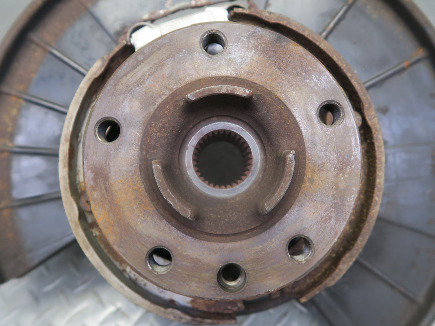 2011-2018 Porsche Cayenne 958 AWD Rear Left Spindle Knuckle Wheel Hub Bearing