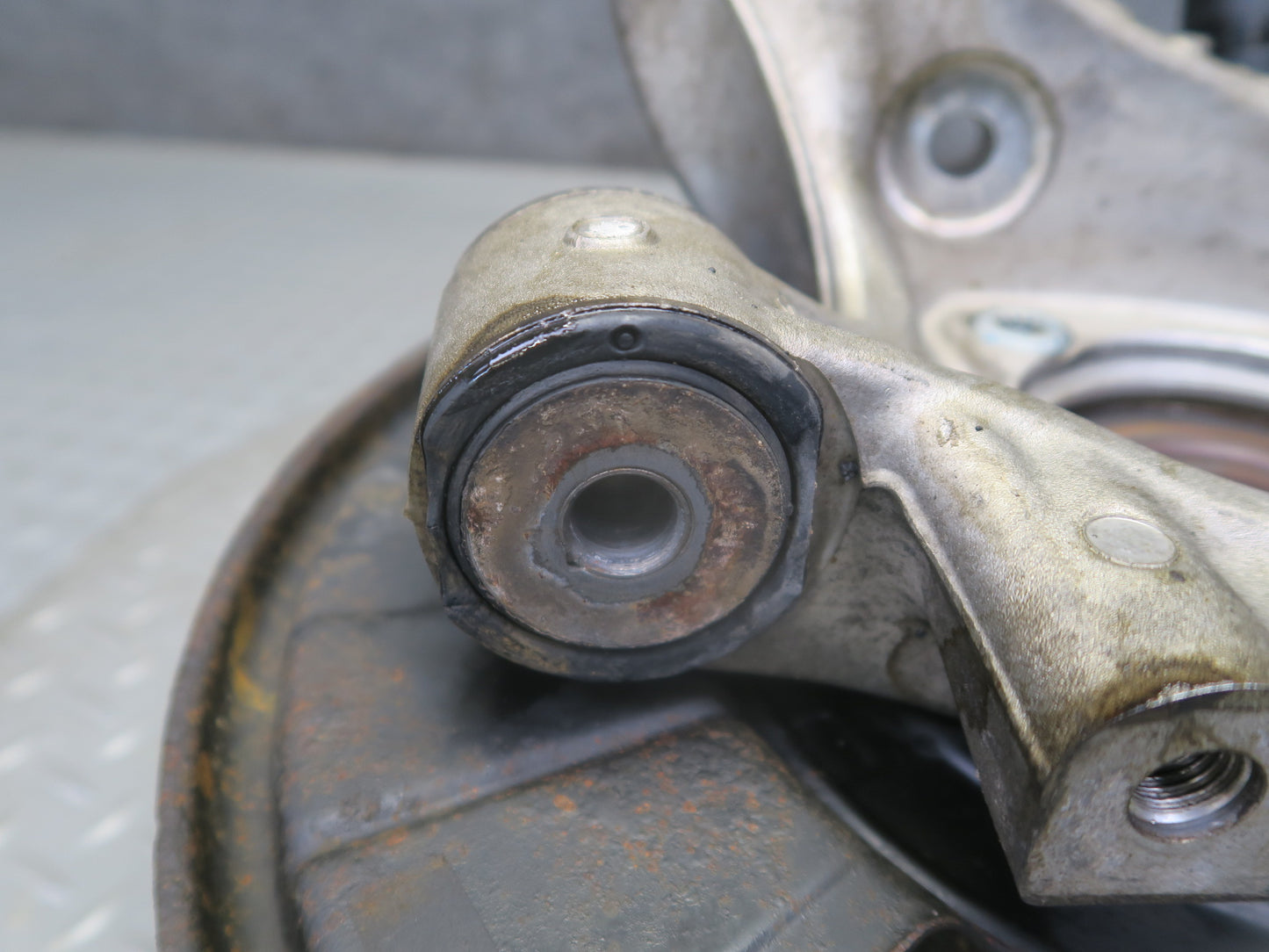 2011-2018 Porsche Cayenne 958 AWD Rear Left Spindle Knuckle Wheel Hub Bearing