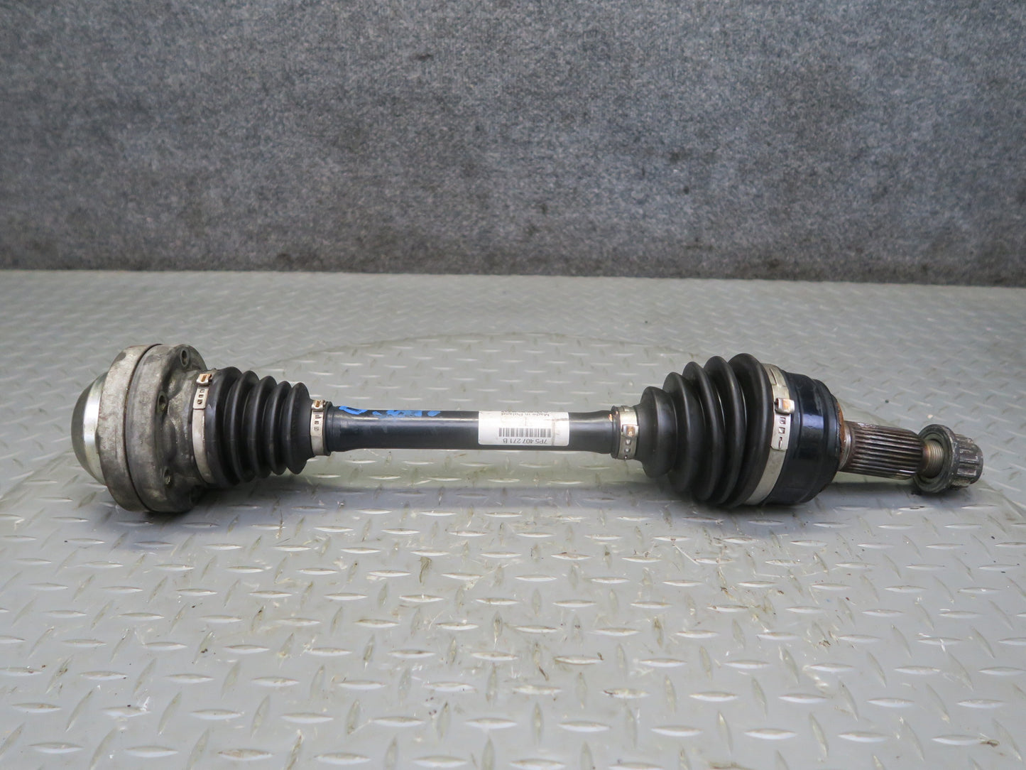 2011-2018 Porsche Cayenne 958 AWD Front Left or Right Suspension Axle Shaft
