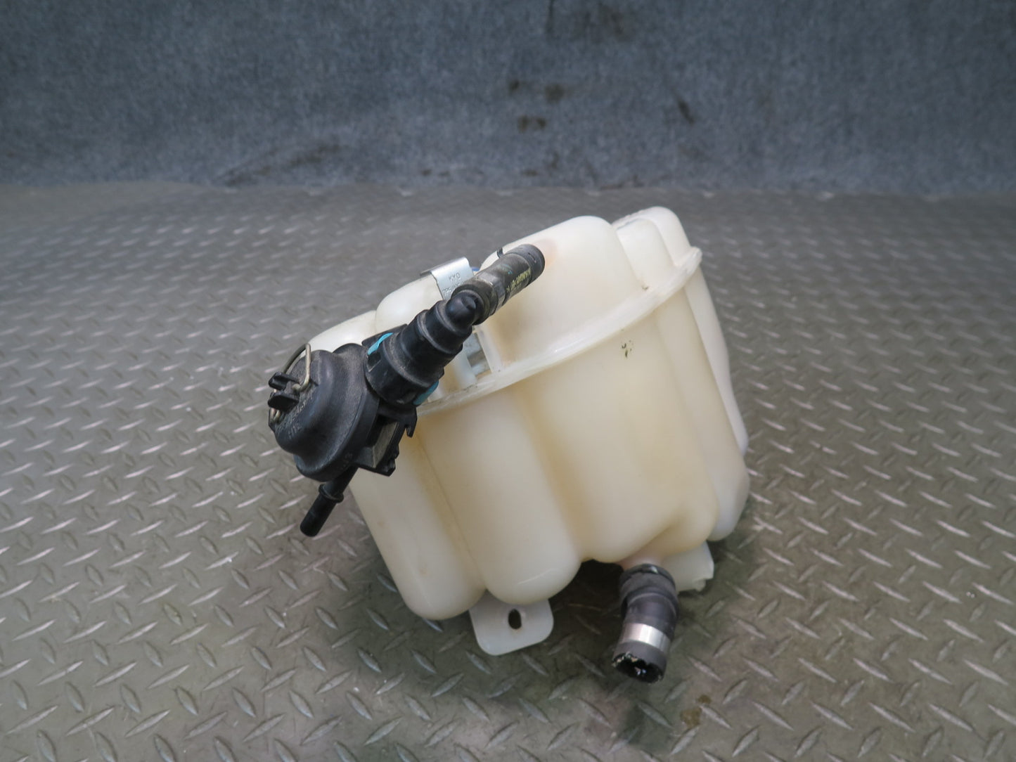 2011-2018 Porsche Cayenne 958 Engine Coolant Expansion Overflow Reservoir Tank