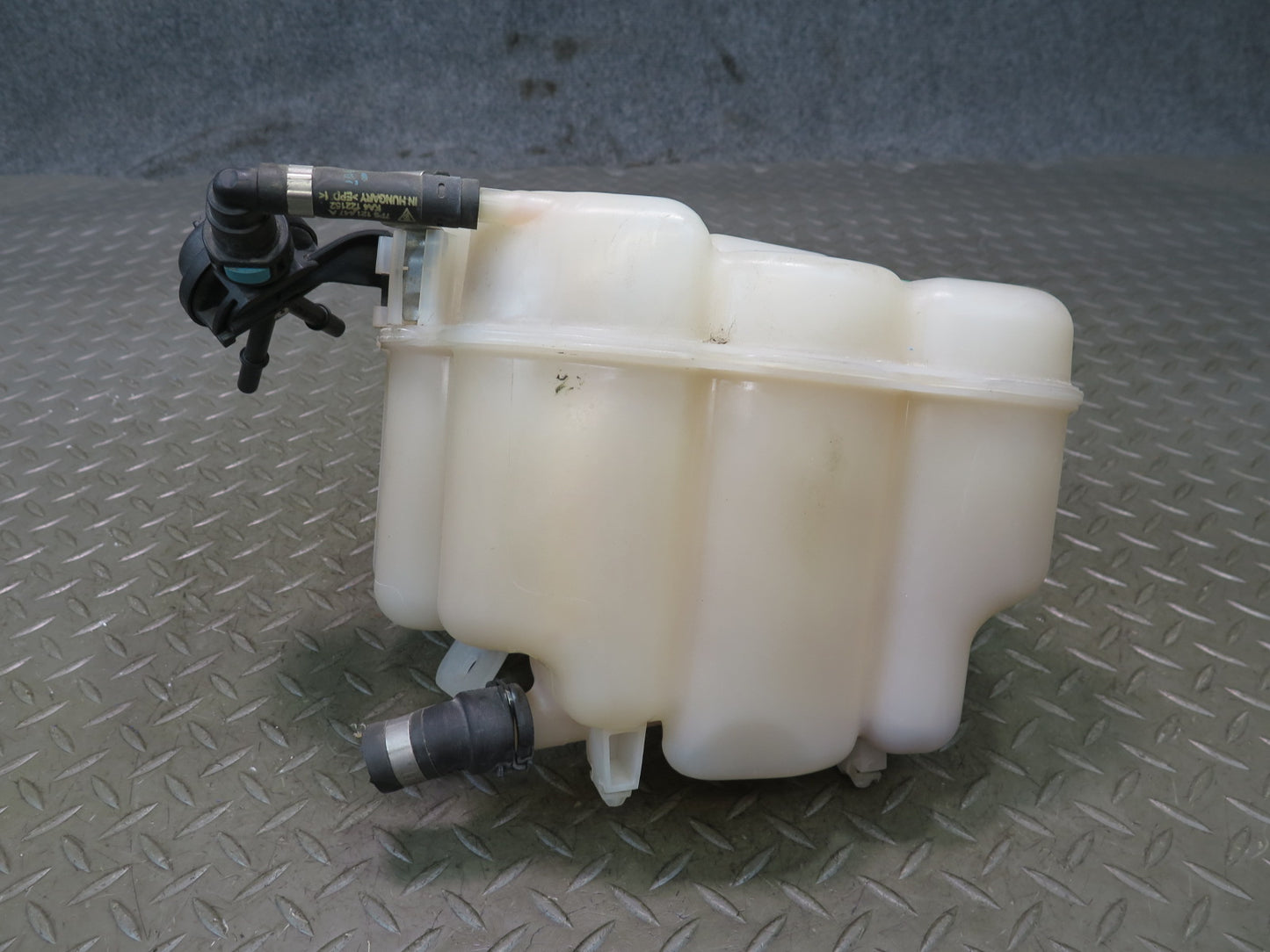2011-2018 Porsche Cayenne 958 Engine Coolant Expansion Overflow Reservoir Tank