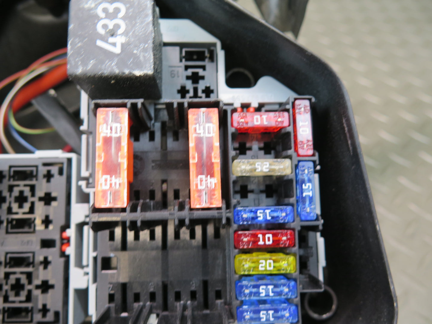 2011-2018 Porsche Cayenne 958 Fuse Relay Box Module