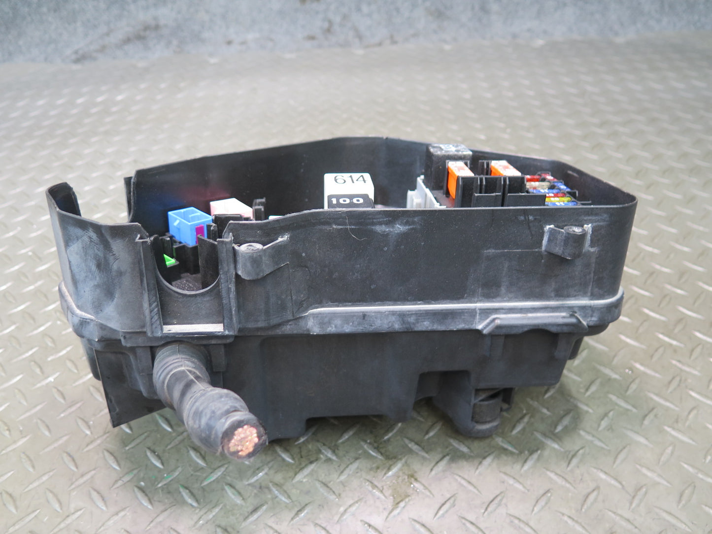 2011-2018 Porsche Cayenne 958 Fuse Relay Box Module