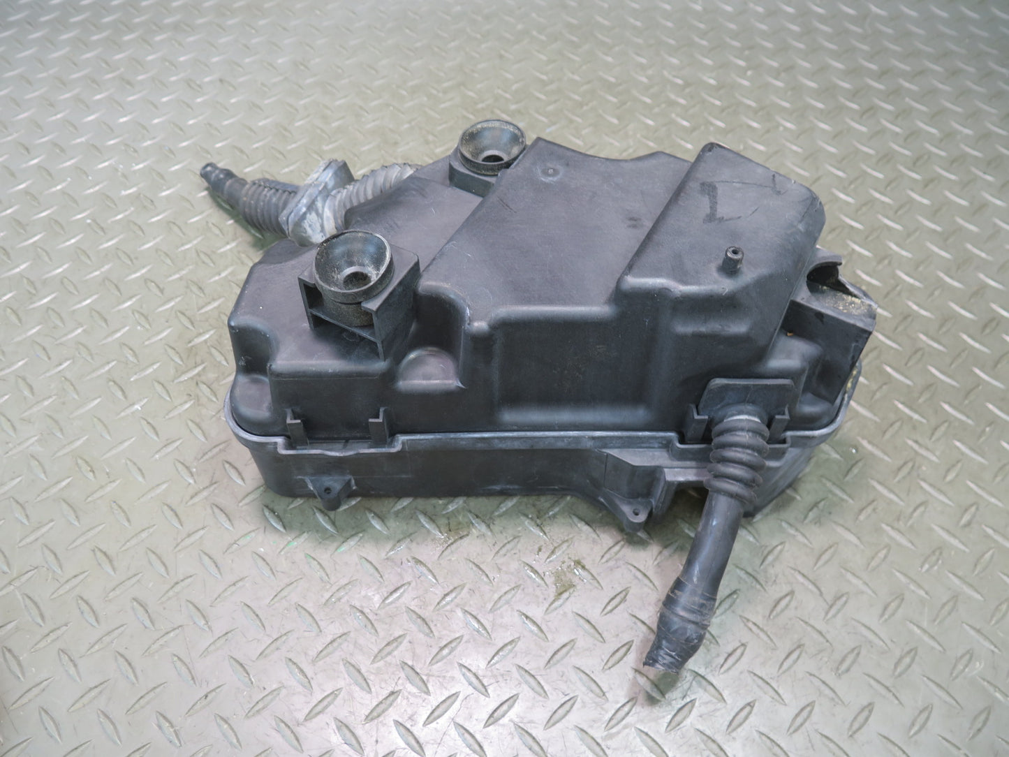 2011-2018 Porsche Cayenne 958 Fuse Relay Box Module