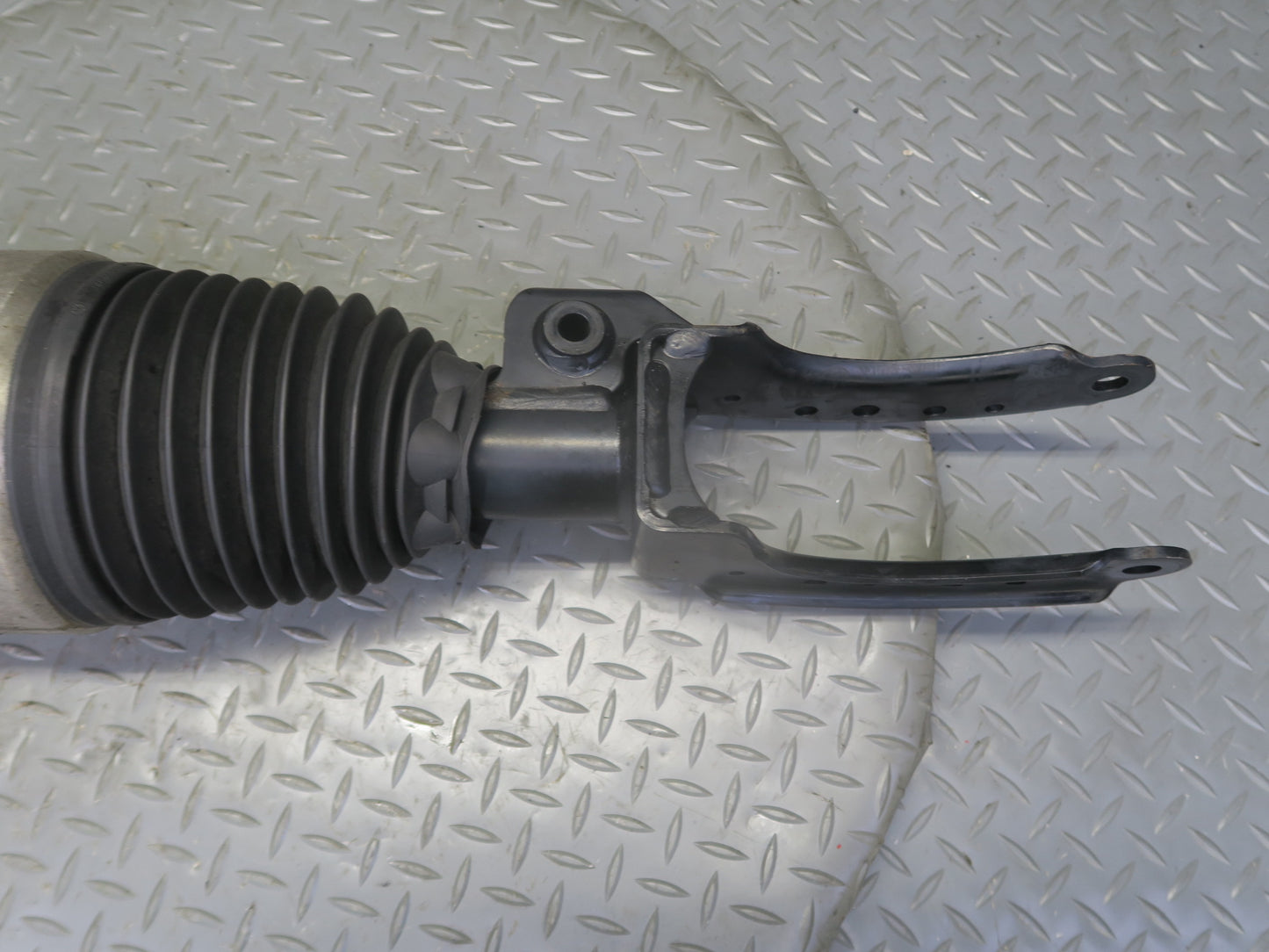 13-14 Porsche Cayenne 958 GTS Front Right Air Shock Strut Absorber 7P5616404AC