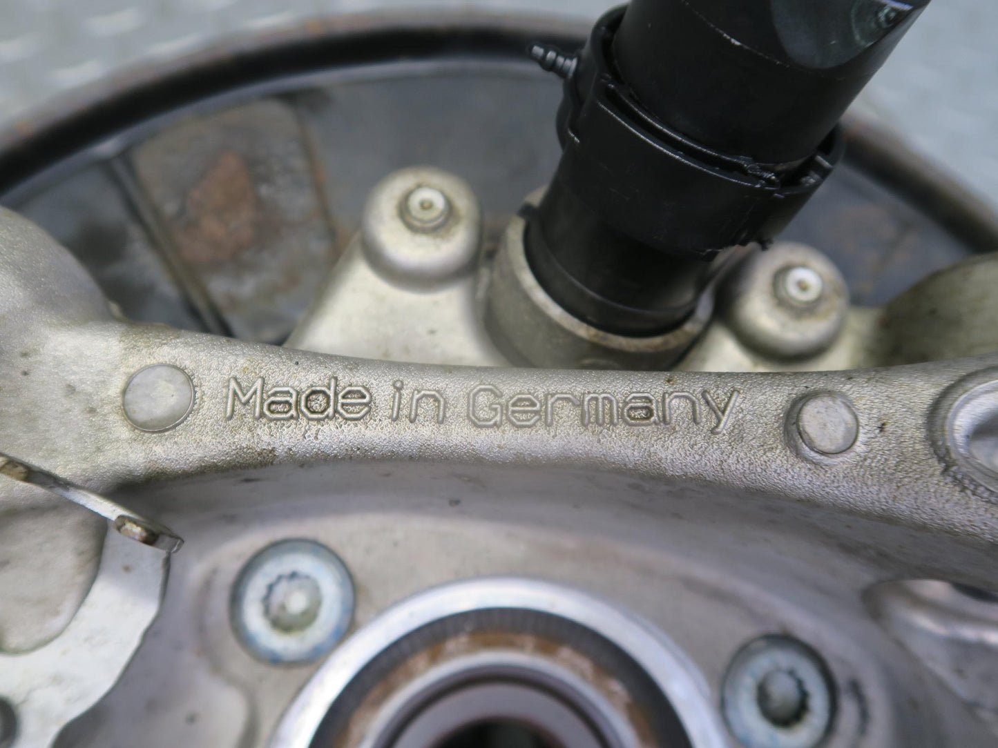 2011-2018 Porsche Cayenne 958 AWD Rear Right Spindle Knuckle Wheel Hub Bearing