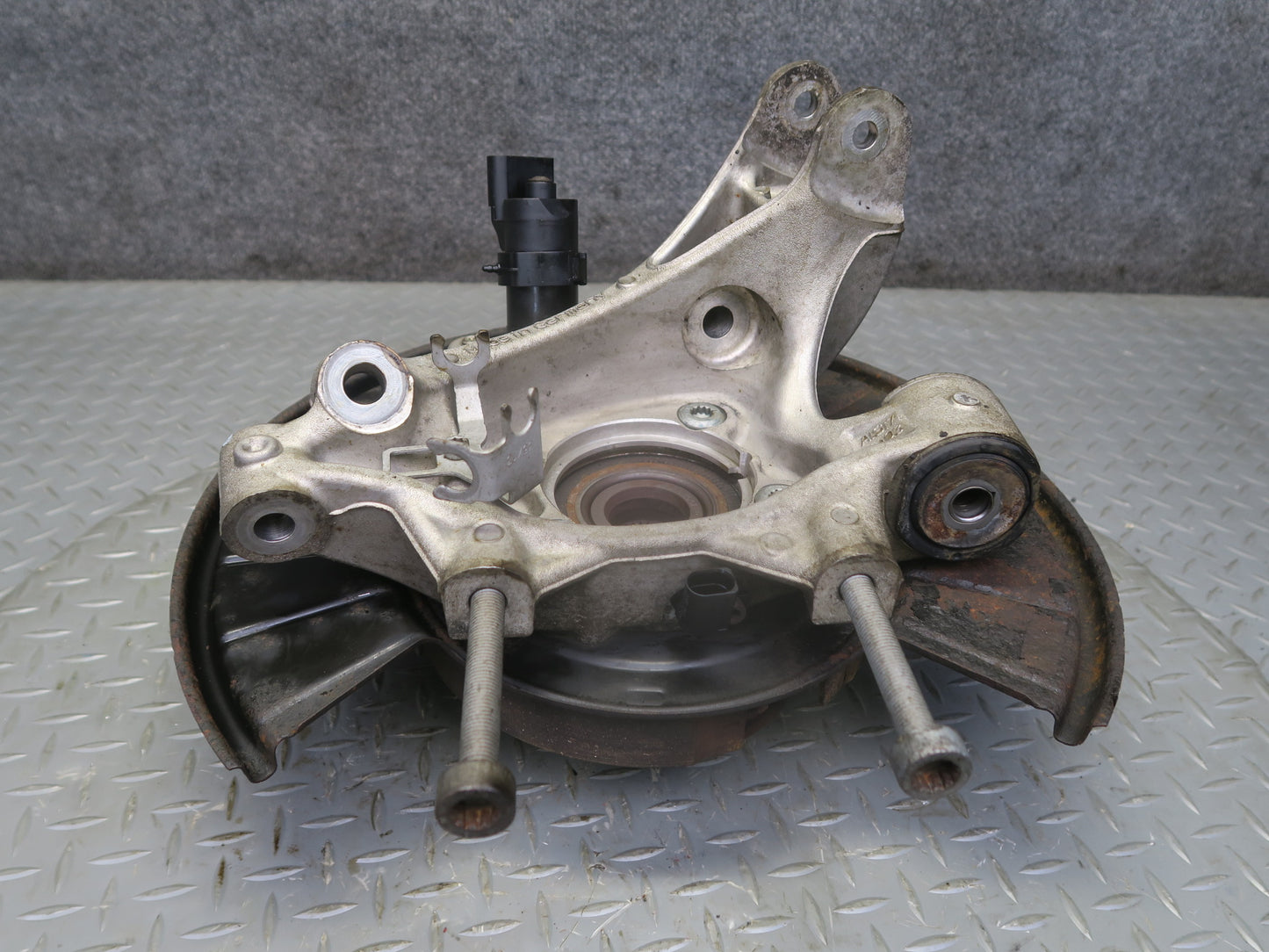 2011-2018 Porsche Cayenne 958 AWD Rear Right Spindle Knuckle Wheel Hub Bearing