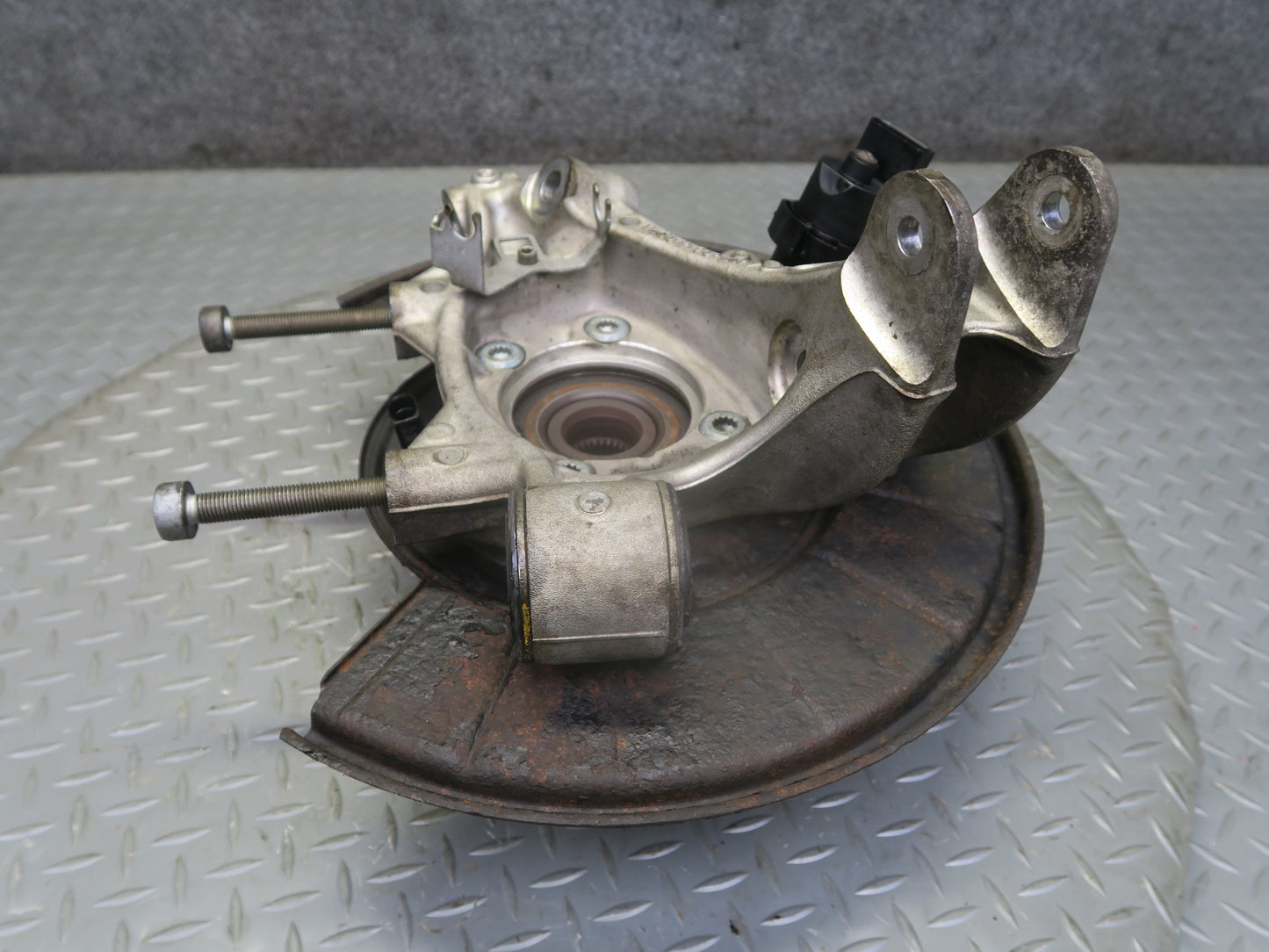 2011-2018 Porsche Cayenne 958 AWD Rear Right Spindle Knuckle Wheel Hub Bearing