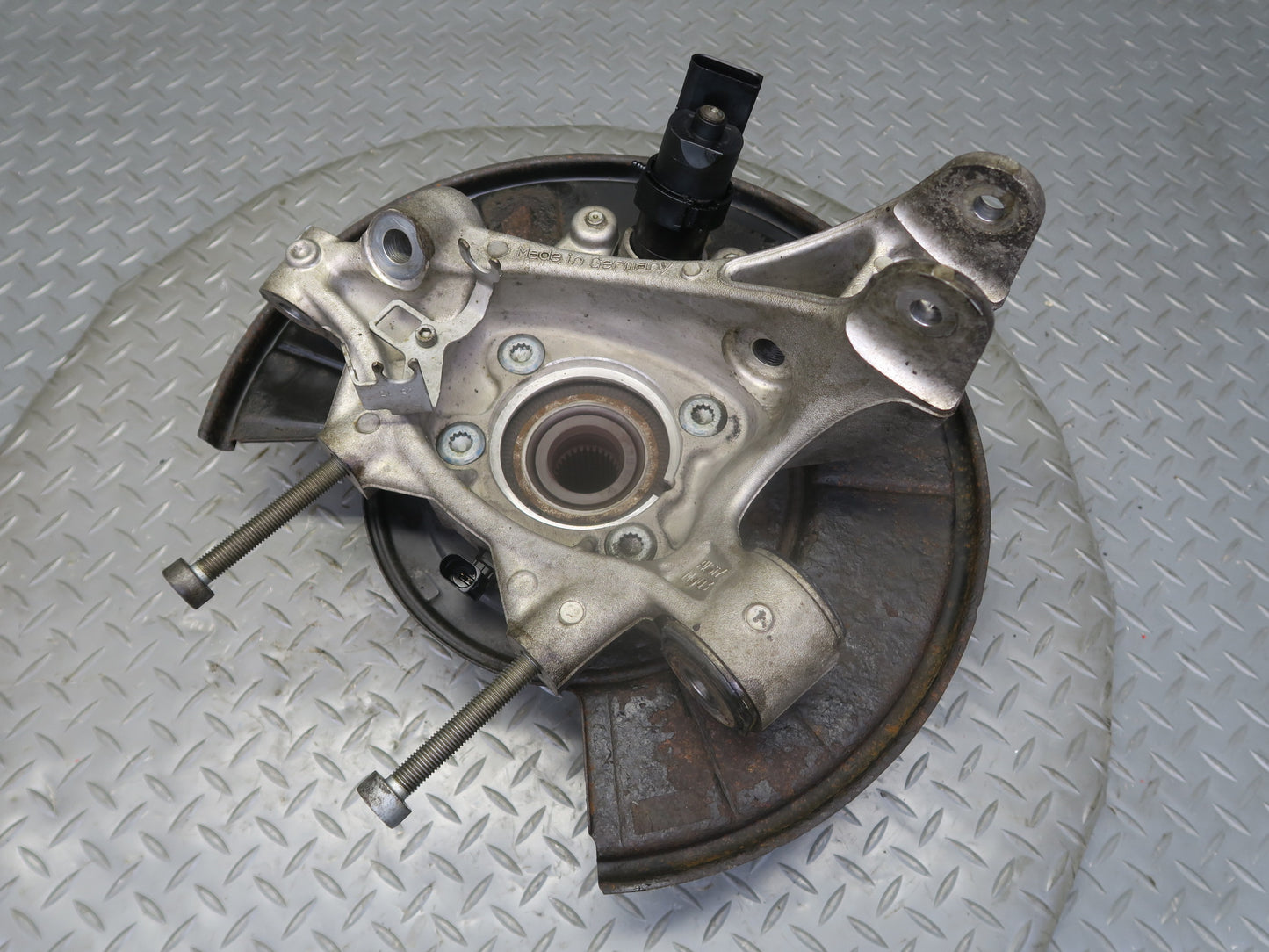 2011-2018 Porsche Cayenne 958 AWD Rear Right Spindle Knuckle Wheel Hub Bearing