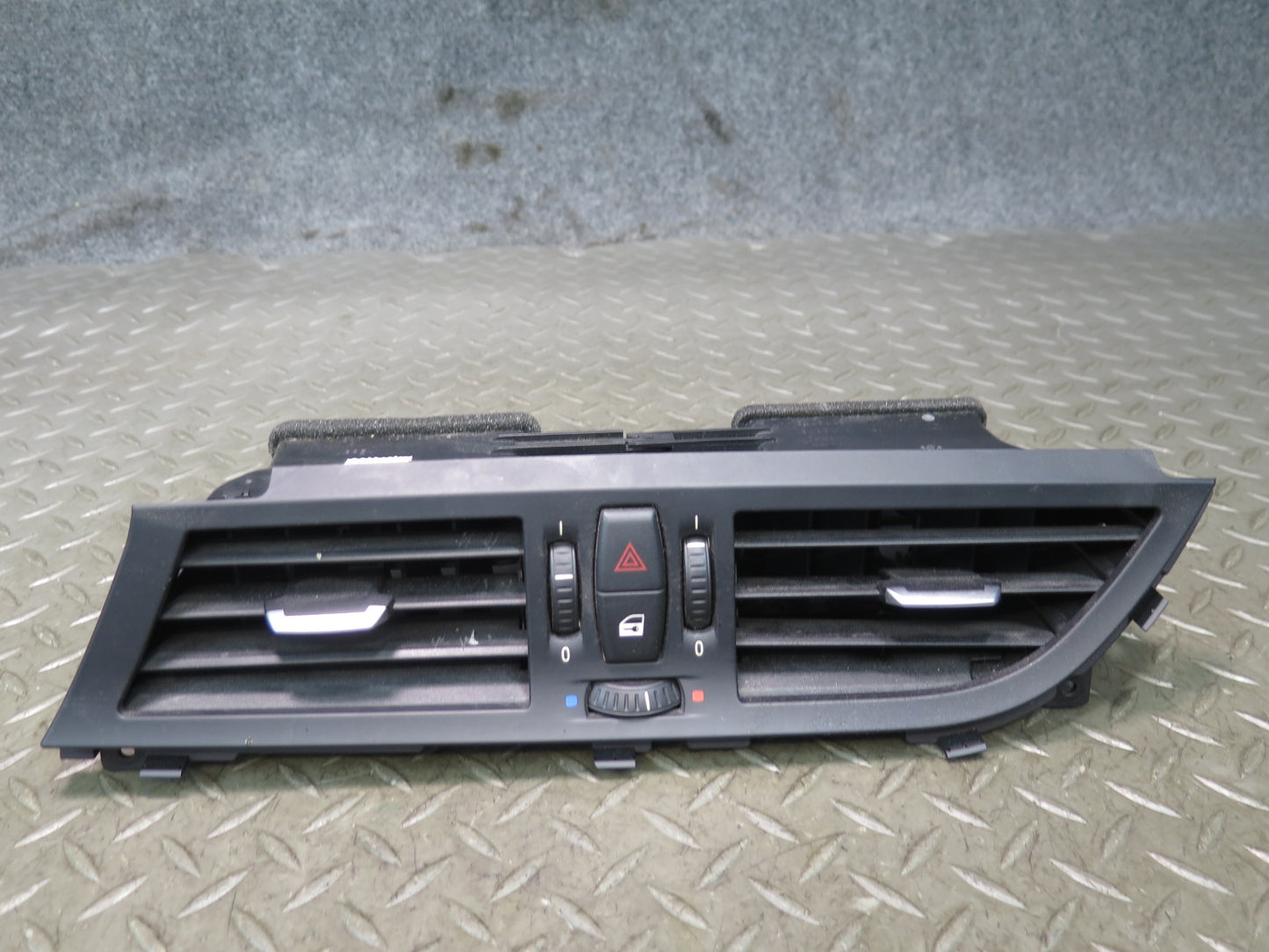 09-13 BMW E89 Z4 Set of 3 Front Left Center Right Dash A/C Air Vent Grille OEM