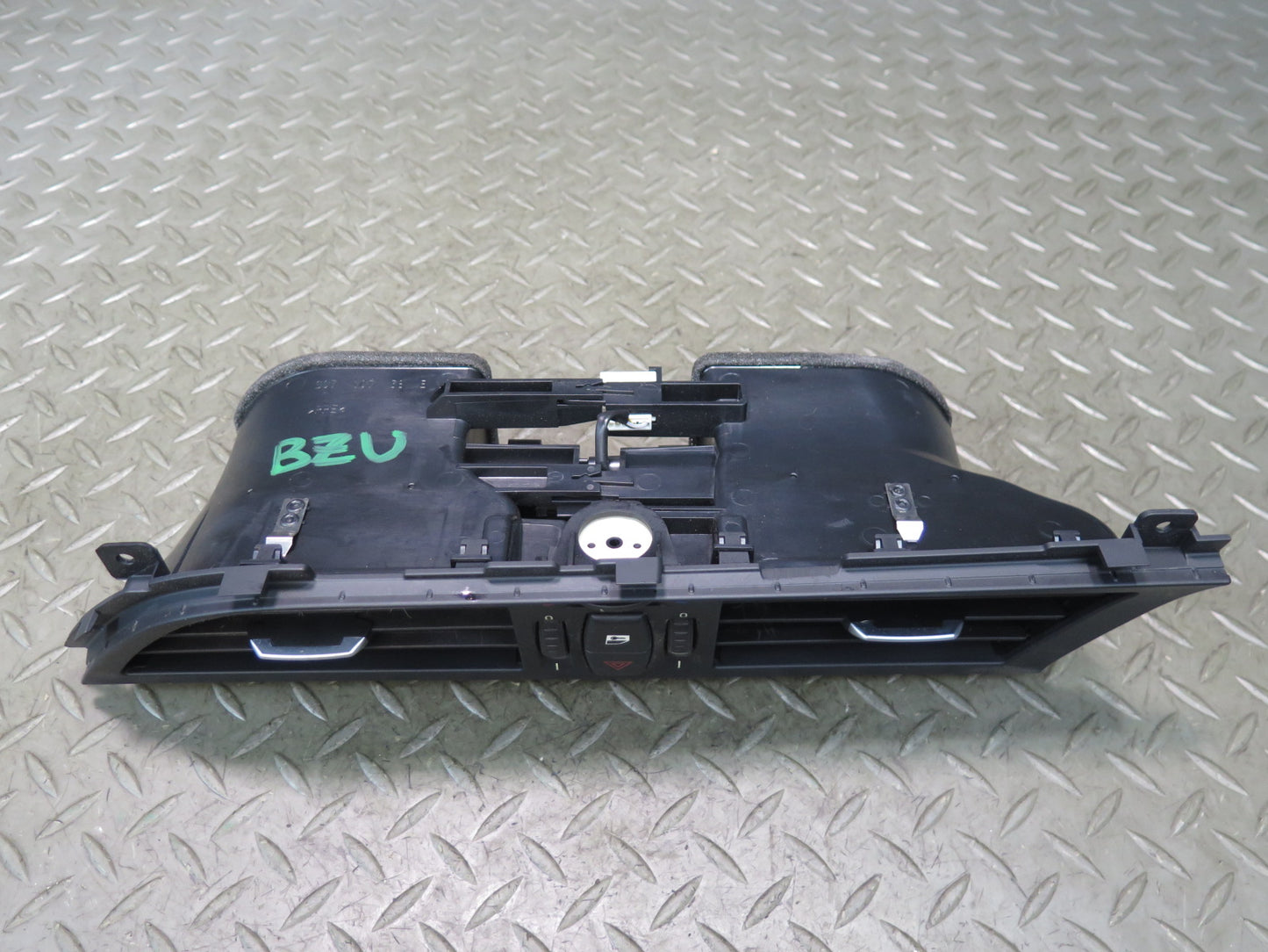09-13 BMW E89 Z4 Set of 3 Front Left Center Right Dash A/C Air Vent Grille OEM