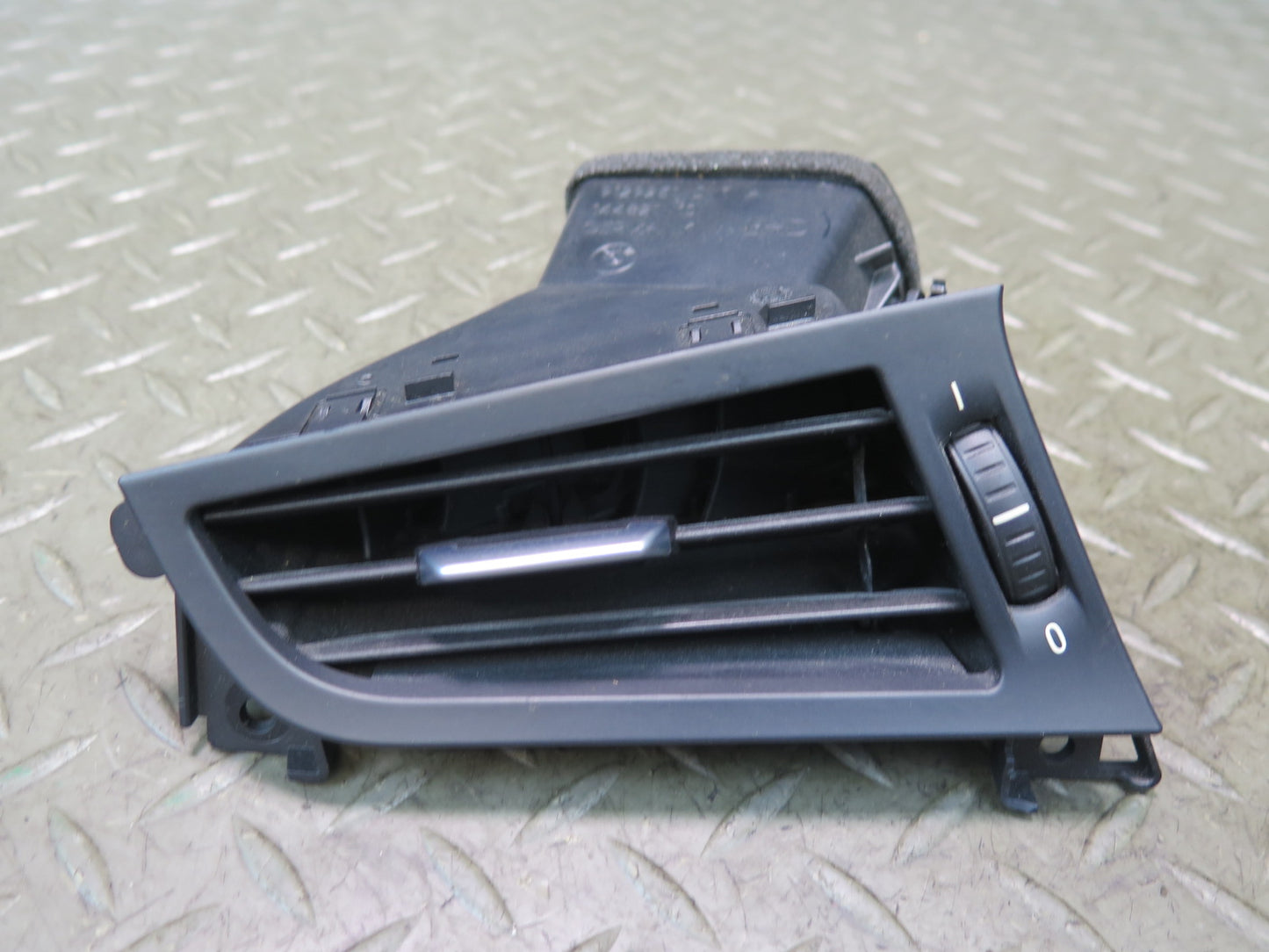 09-13 BMW E89 Z4 Set of 3 Front Left Center Right Dash A/C Air Vent Grille OEM