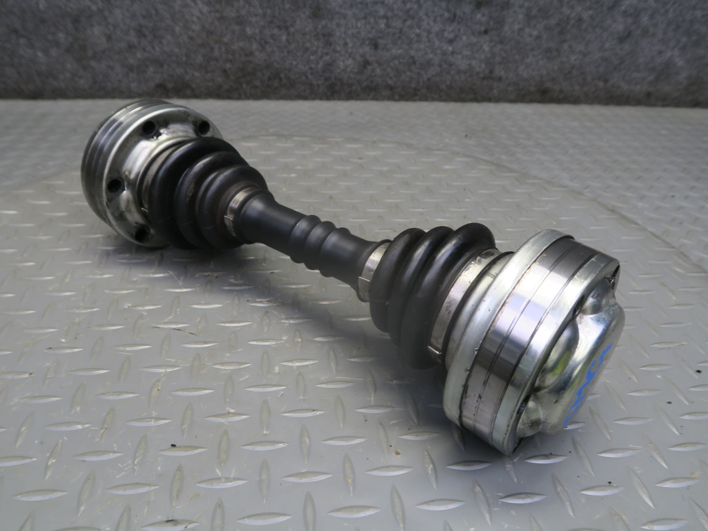 2002-2004 Mercedes W463 G500 A/T Rear Transmission to Transfer Case Drive Shaft