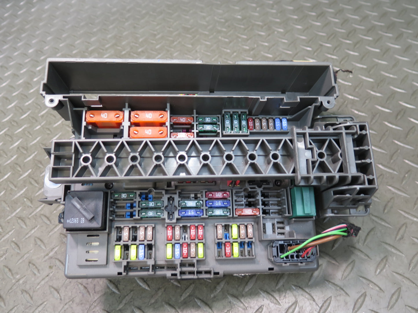 09-16 BMW E89 Z4 Front Power Distribution Fuse Relay Box Module 9154970 OEM