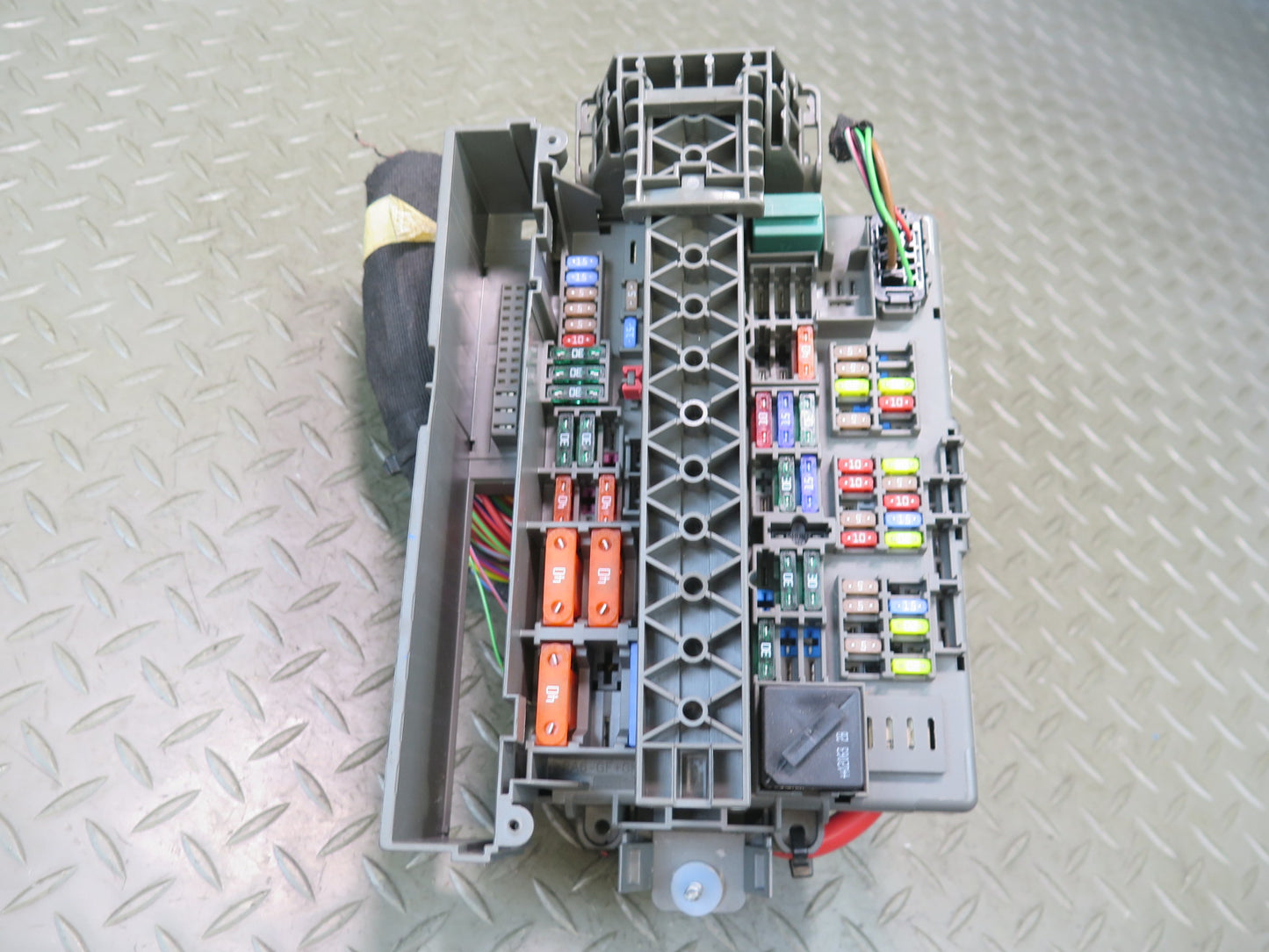 09-16 BMW E89 Z4 Front Power Distribution Fuse Relay Box Module 9154970 OEM