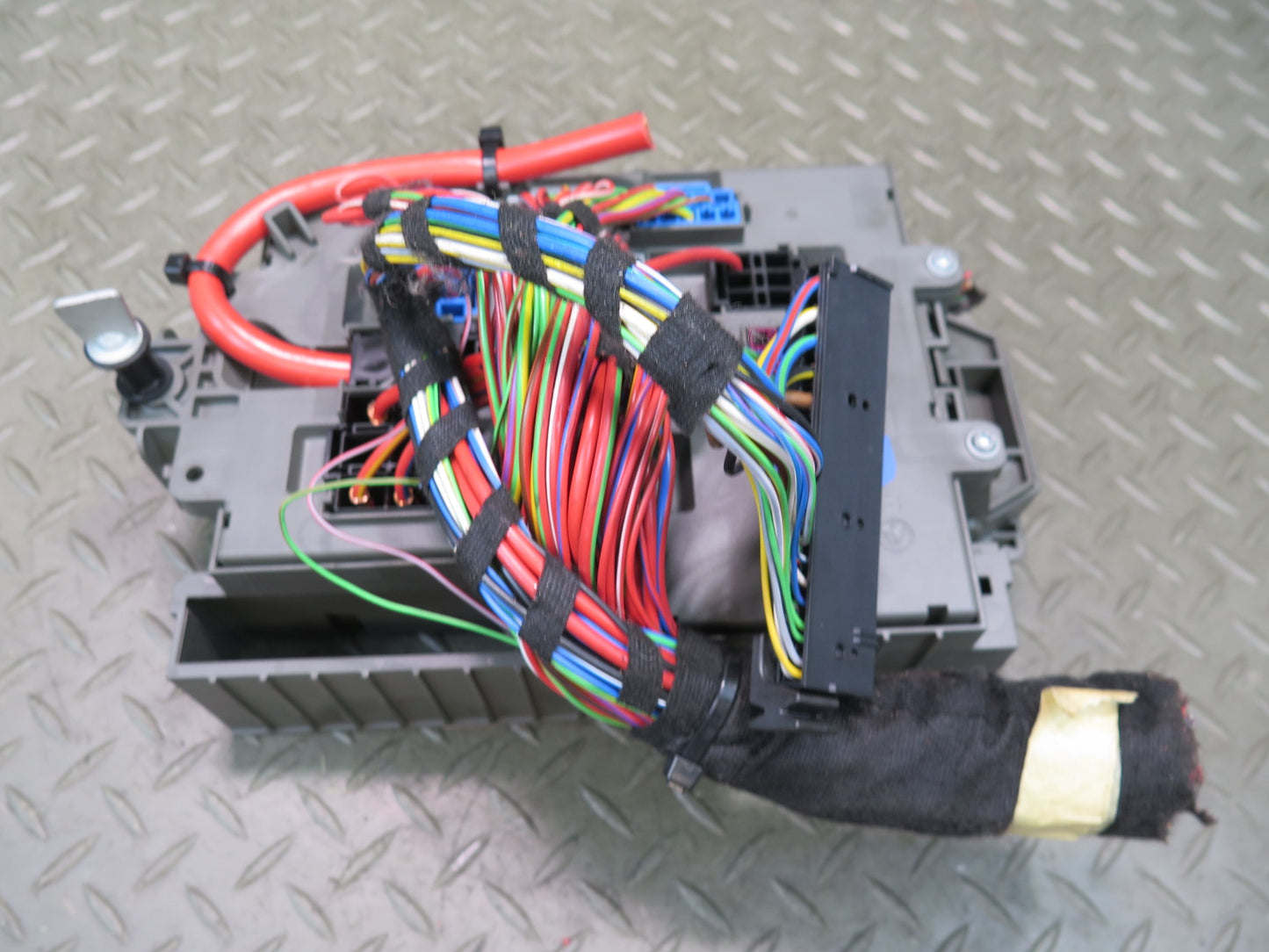 09-16 BMW E89 Z4 Front Power Distribution Fuse Relay Box Module 9154970 OEM