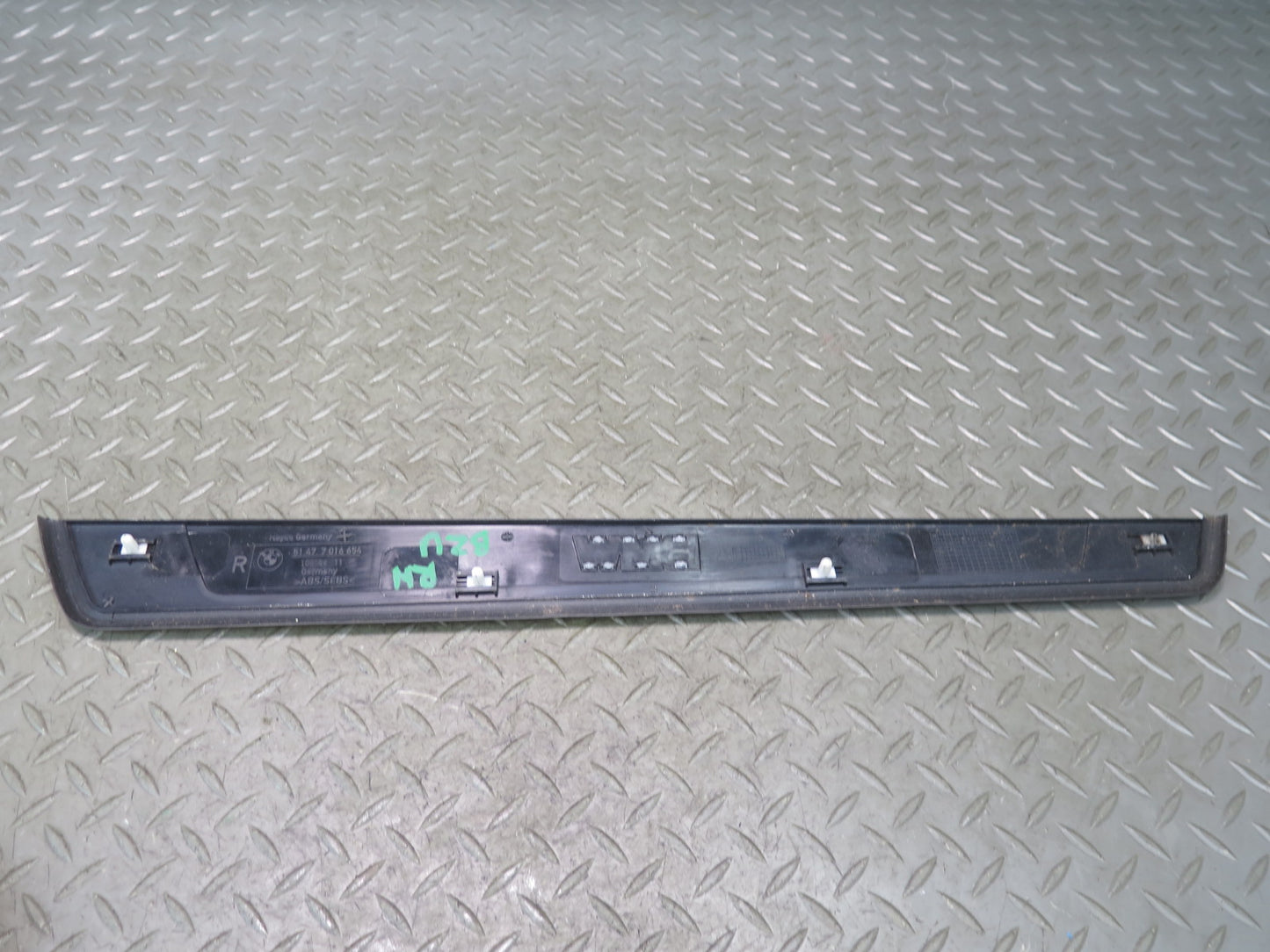 09-16 BMW E89 Z3 Left & Right Outer Door Scuff Sill Plate Trim Cover Set OEM