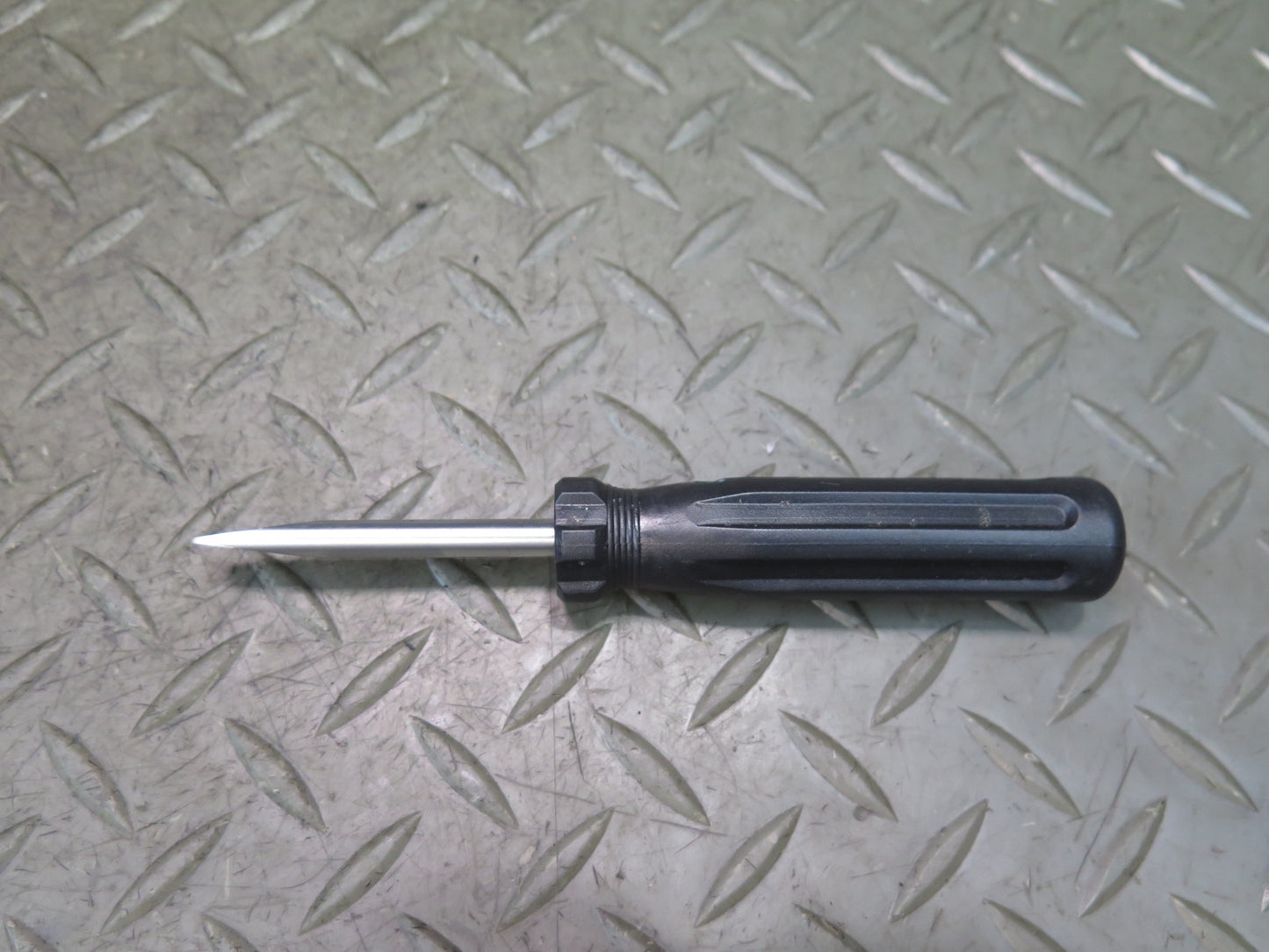 09-13 BMW E89 Z4 TOW EYE Hook & Screwdriver Tool KIT w Case OEM