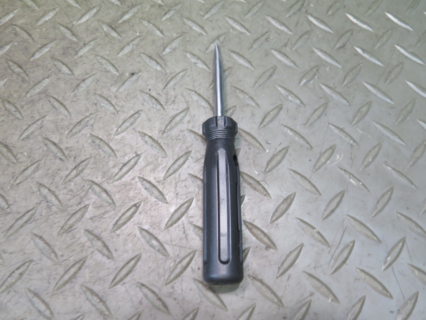 09-13 BMW E89 Z4 TOW EYE Hook & Screwdriver Tool KIT w Case OEM