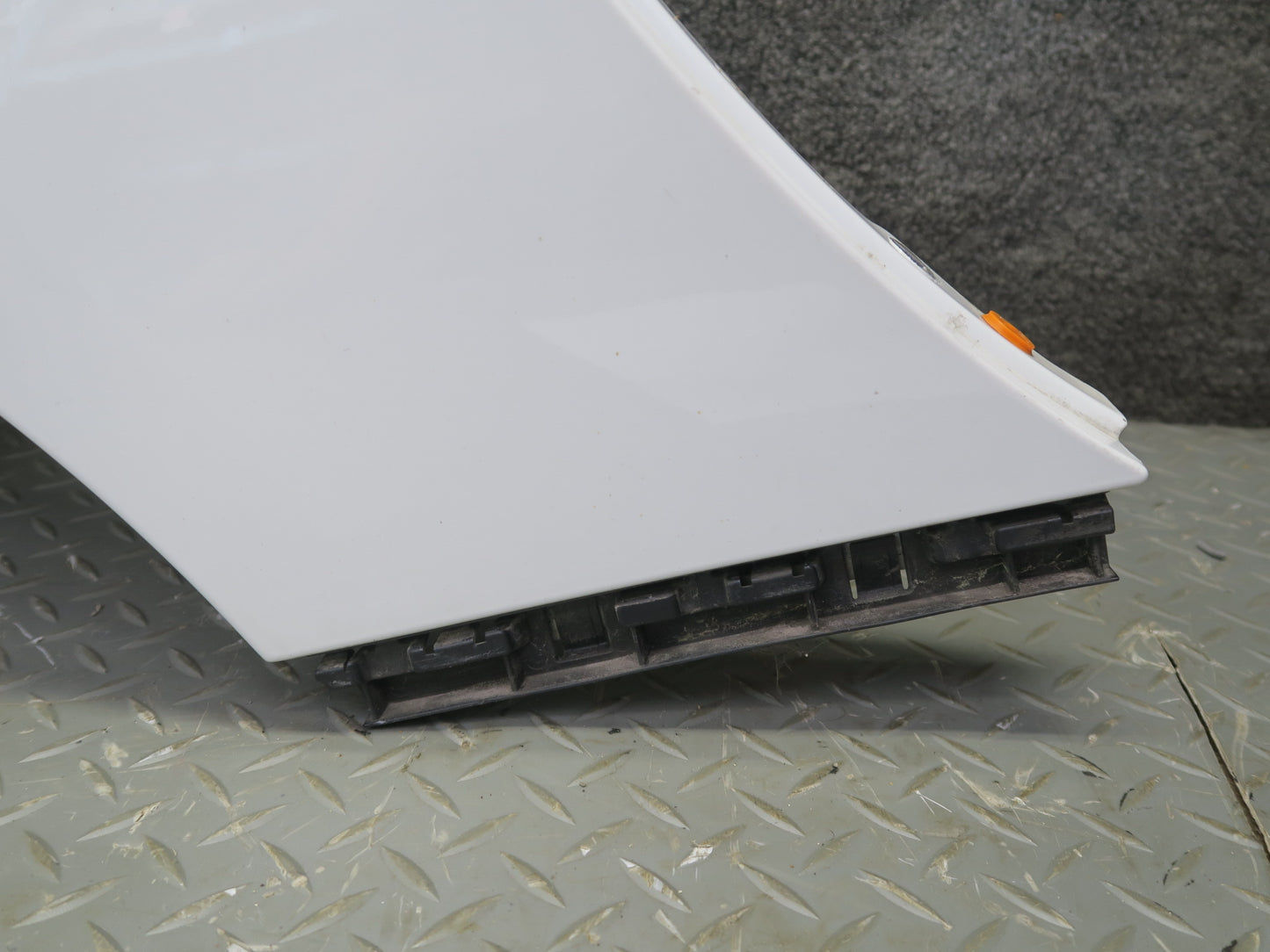 09-16 BMW E89 Z4 Rear Right Fender Shell Cover Panel w Fuel Door White Assy OEM