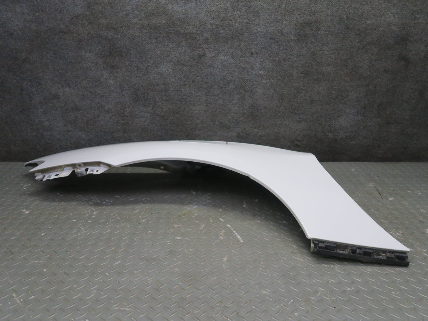 09-16 BMW E89 Z4 Rear Right Fender Shell Cover Panel w Fuel Door White Assy OEM