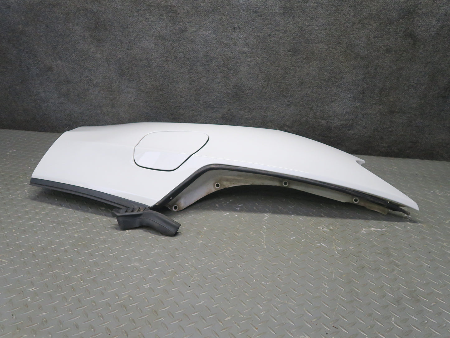 09-16 BMW E89 Z4 Rear Right Fender Shell Cover Panel w Fuel Door White Assy OEM