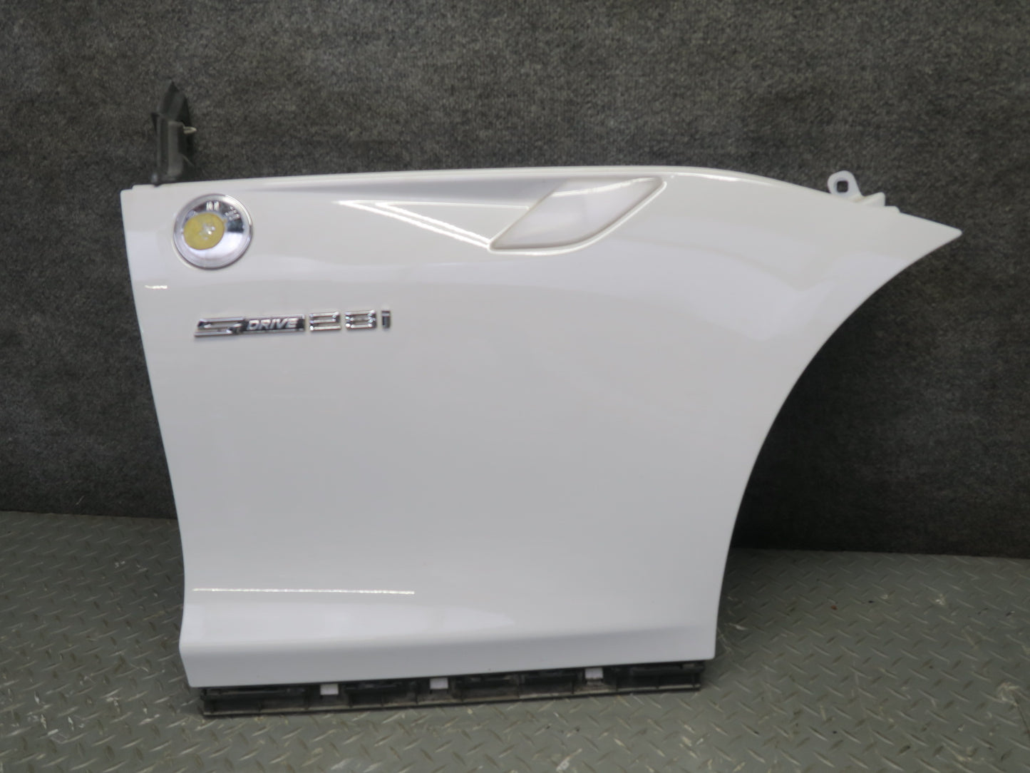09-13 BMW E89 Z4 Front Right Fender Shell Cover Panel White OEM