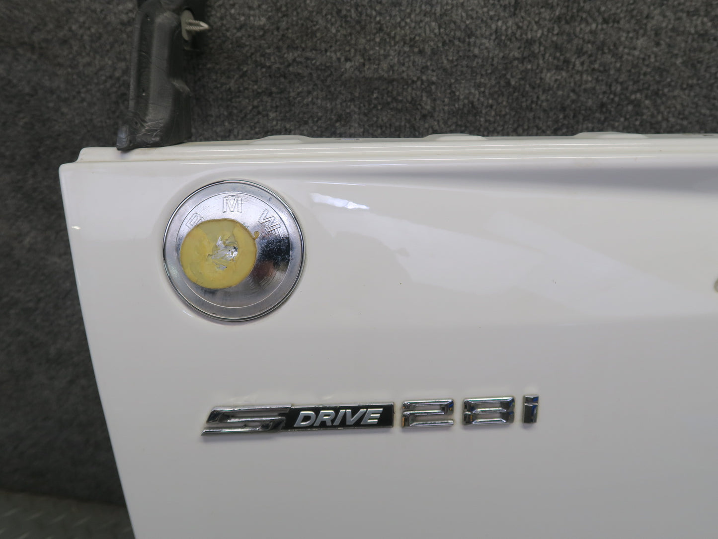09-13 BMW E89 Z4 Front Right Fender Shell Cover Panel White OEM