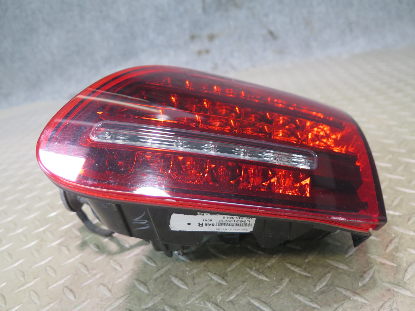 2011-2014 Porsche Cayenne 958 Rear Right Trunk Lid Inner Tail Light Lamp