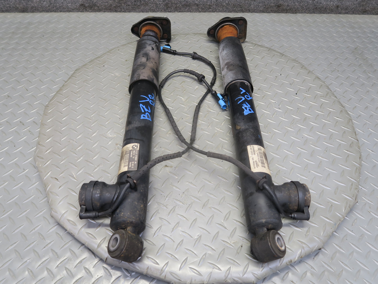 09-16 BMW E89 Z4 Set of 2 Rear Left Right VDC Adaptive Strut Shock Absorber OEM