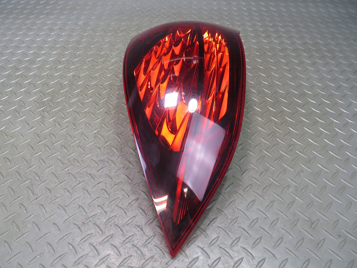 2011-2014 Porsche Cayenne 958 Rear Left Outer Tail Light Lamp 7P5945095S